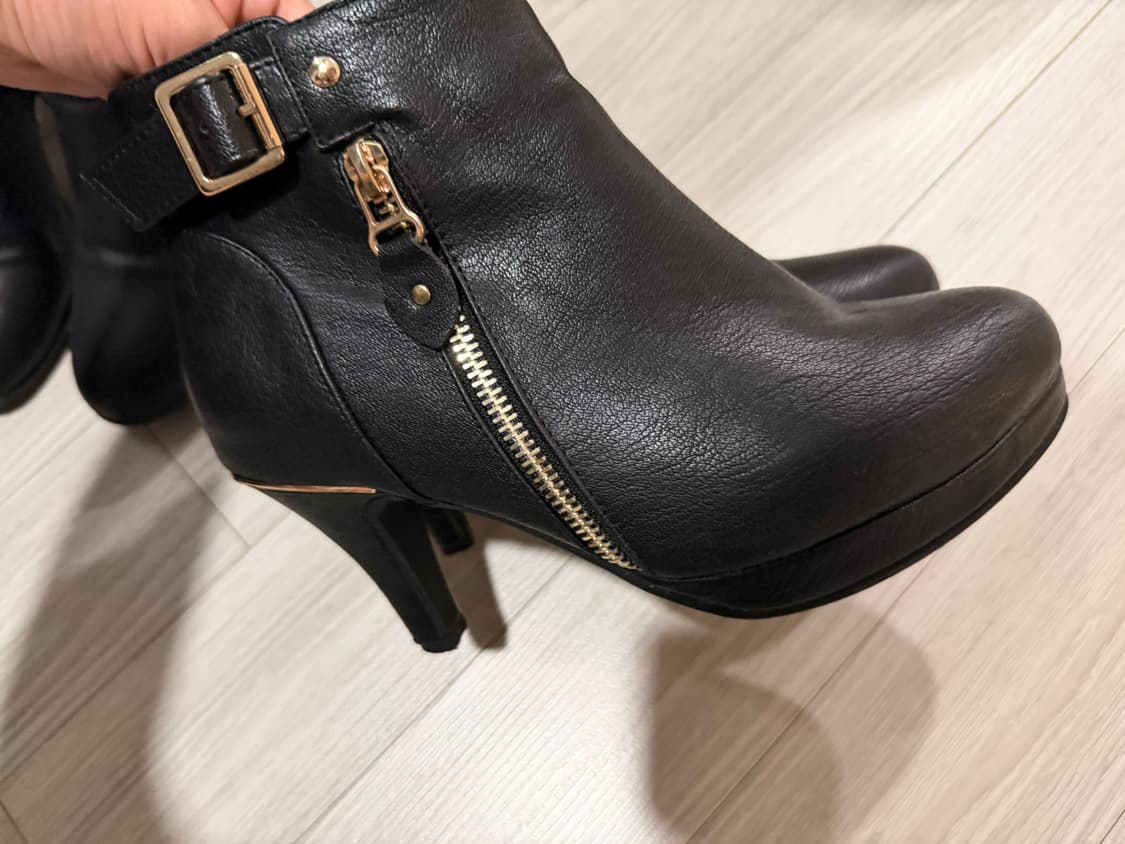 갸루 블랙 레더 앵클 벨트 힐 부츠 상품이미지2