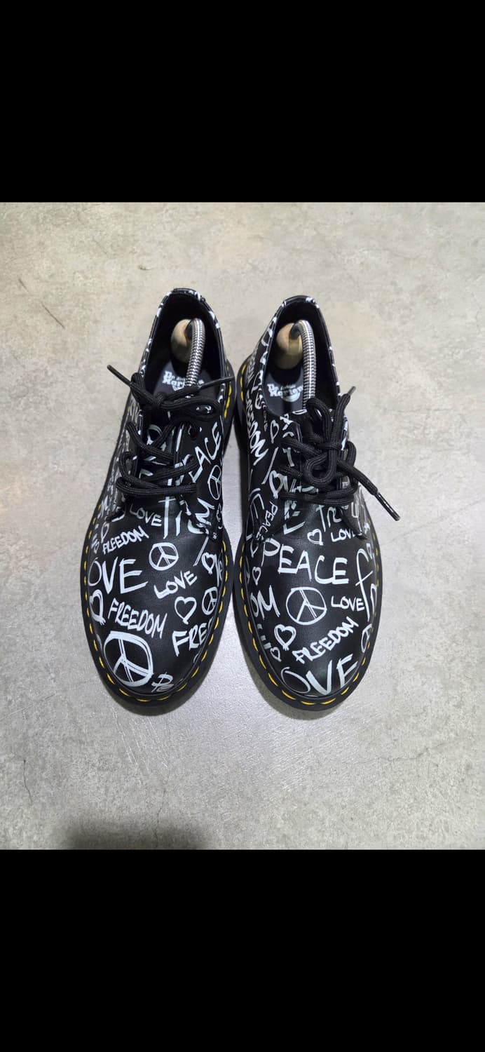 닥터마틴 1461 낙서 스크립트 슈즈 상품이미지1