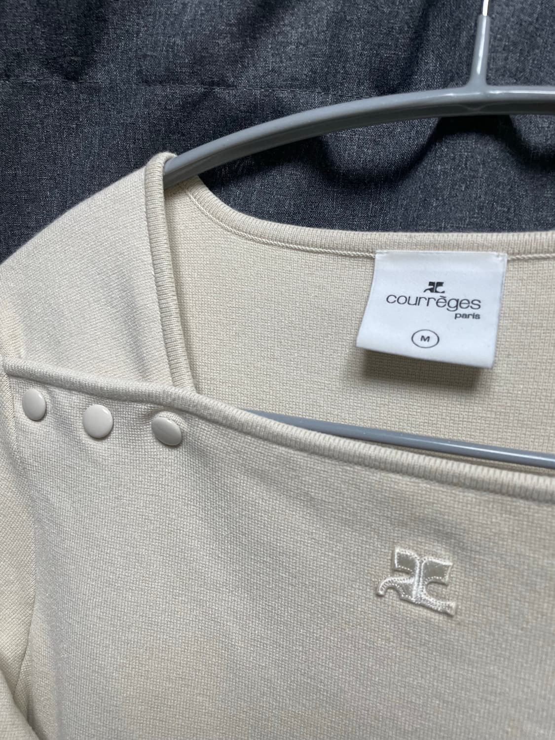 꾸레쥬 스퀘어넥 니트 상품이미지1