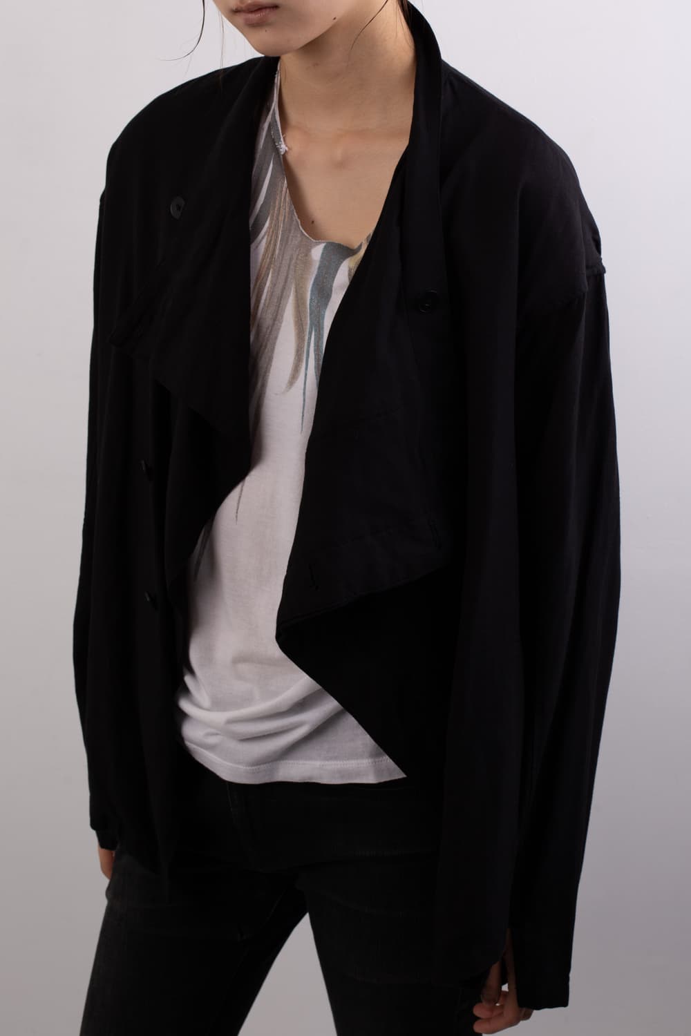 JULIUS COWL NECK ASYMMETRIC JACKET 상품이미지5