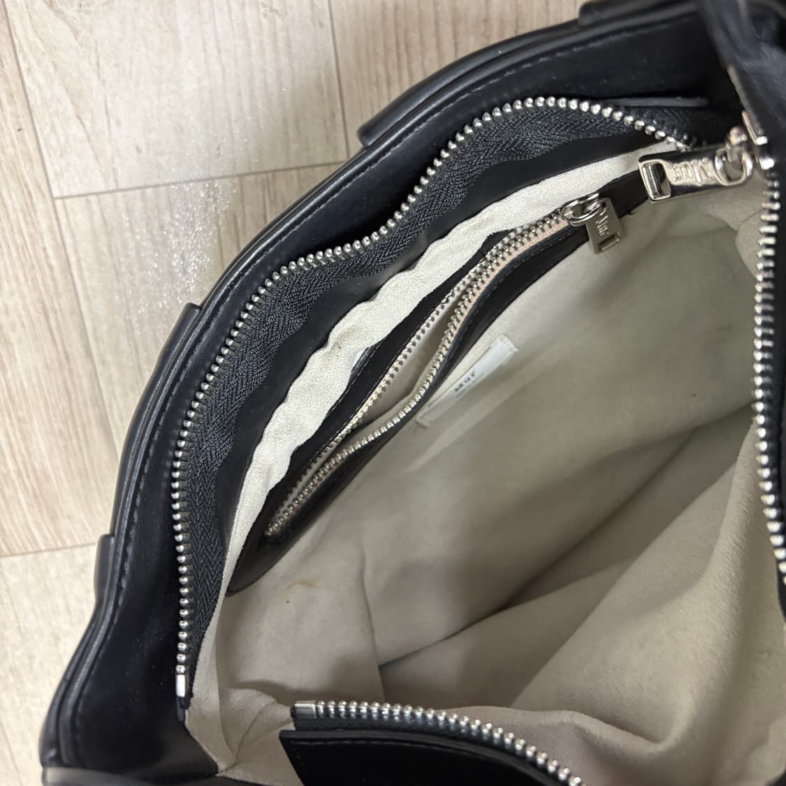 무르 보네백 블랙 숄더백 상품이미지9