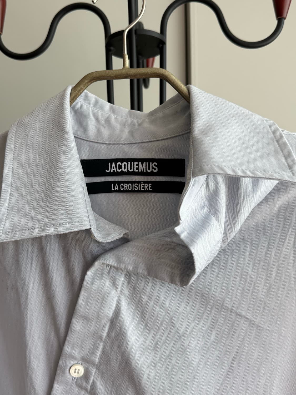 [48] JACQUEMUS 25SS Asymmetric Shirt 상품이미지2
