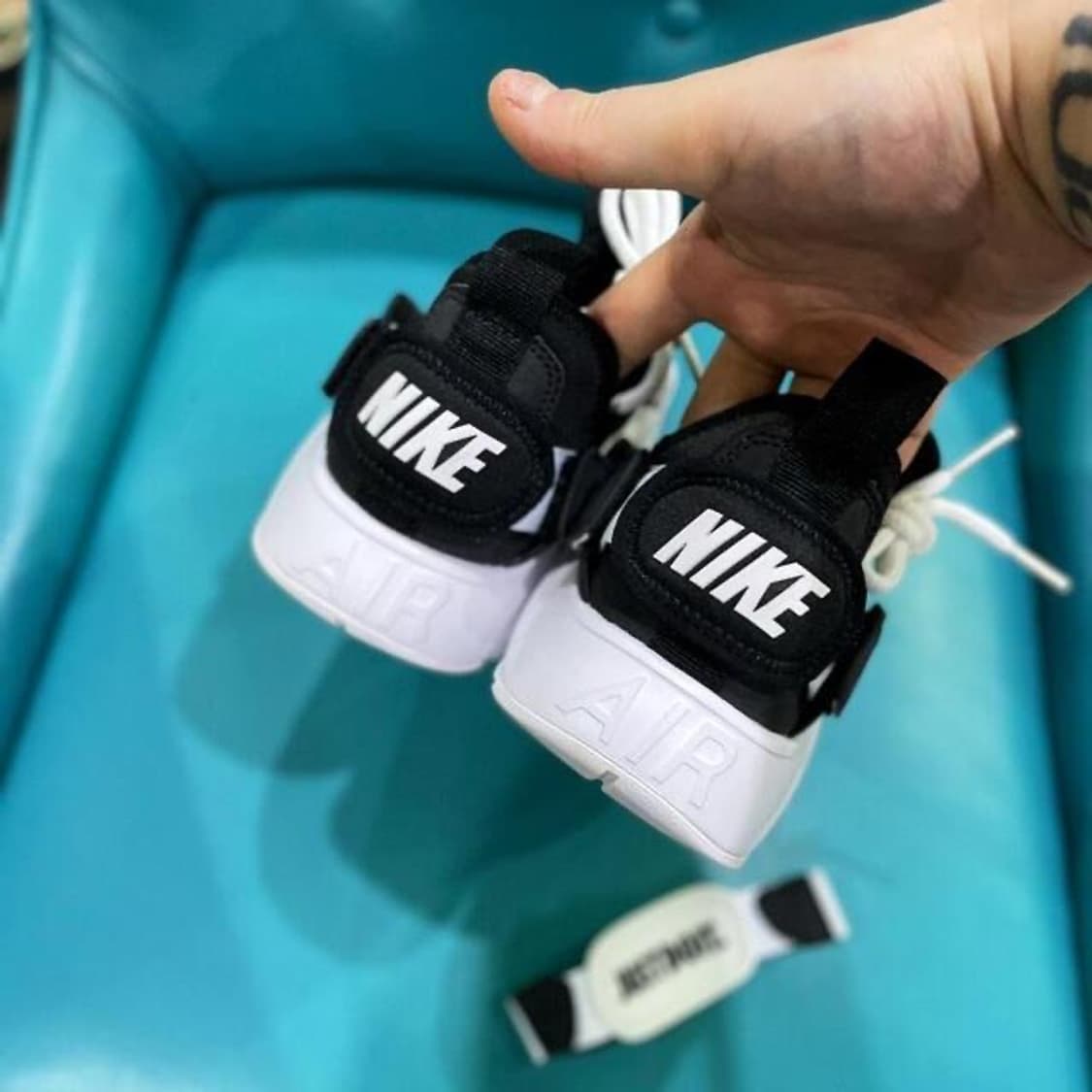 나이키 에어 허라치 시티 로우 (230) 상품이미지4