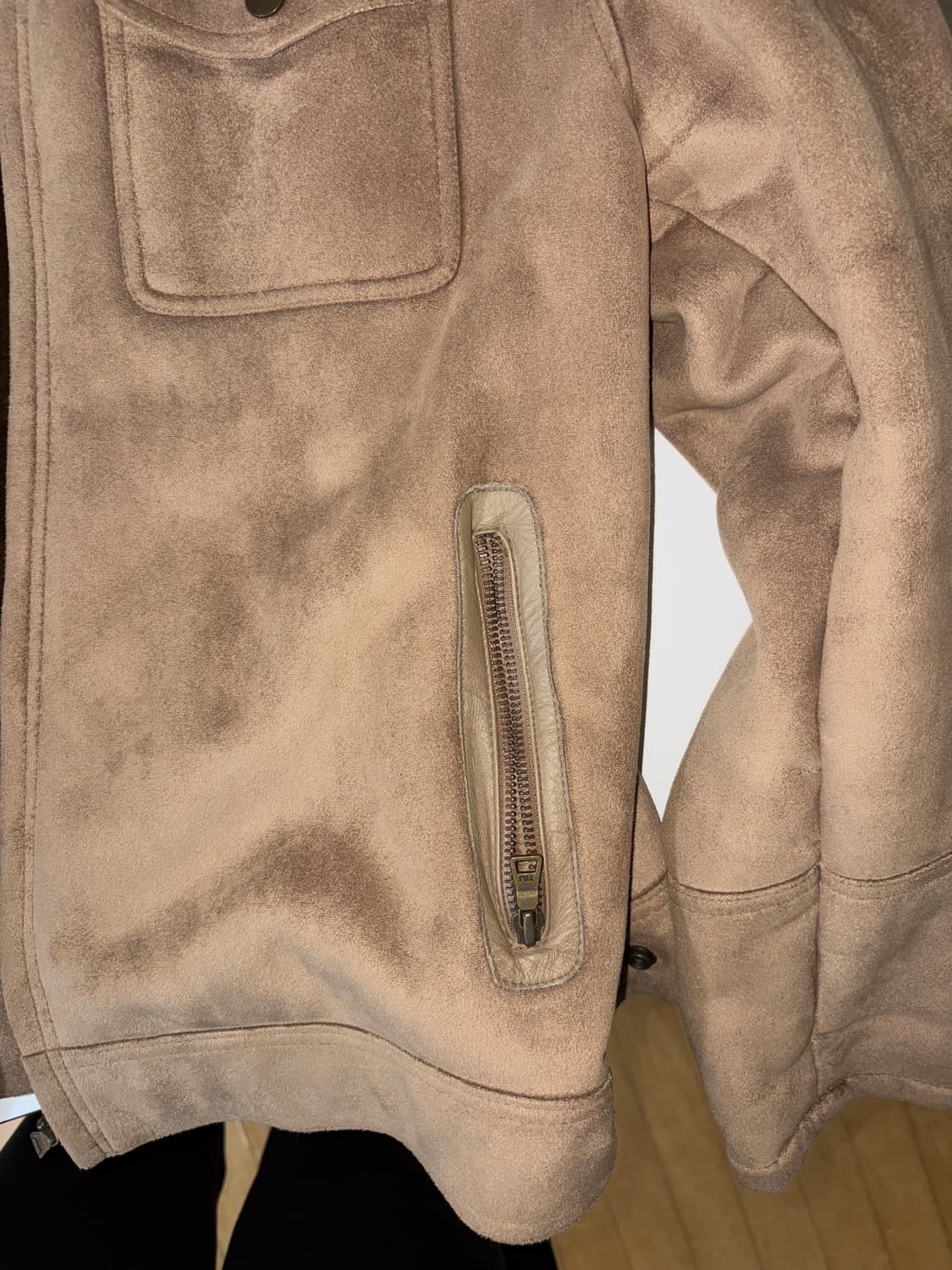 TBJ 오버핏 베이지 무스탕 상품이미지3