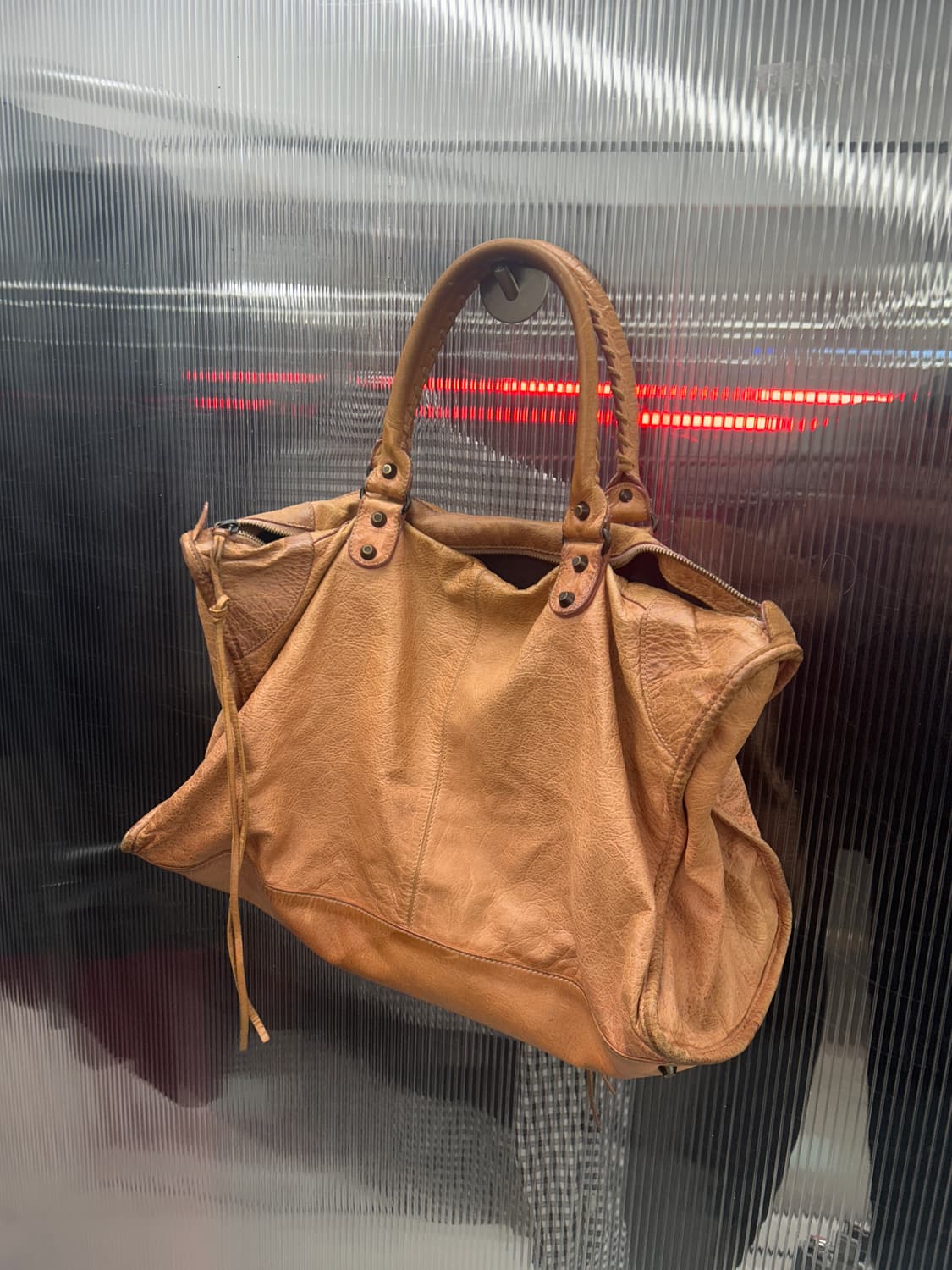 발렌시아가 모터백 미듐 상품이미지2