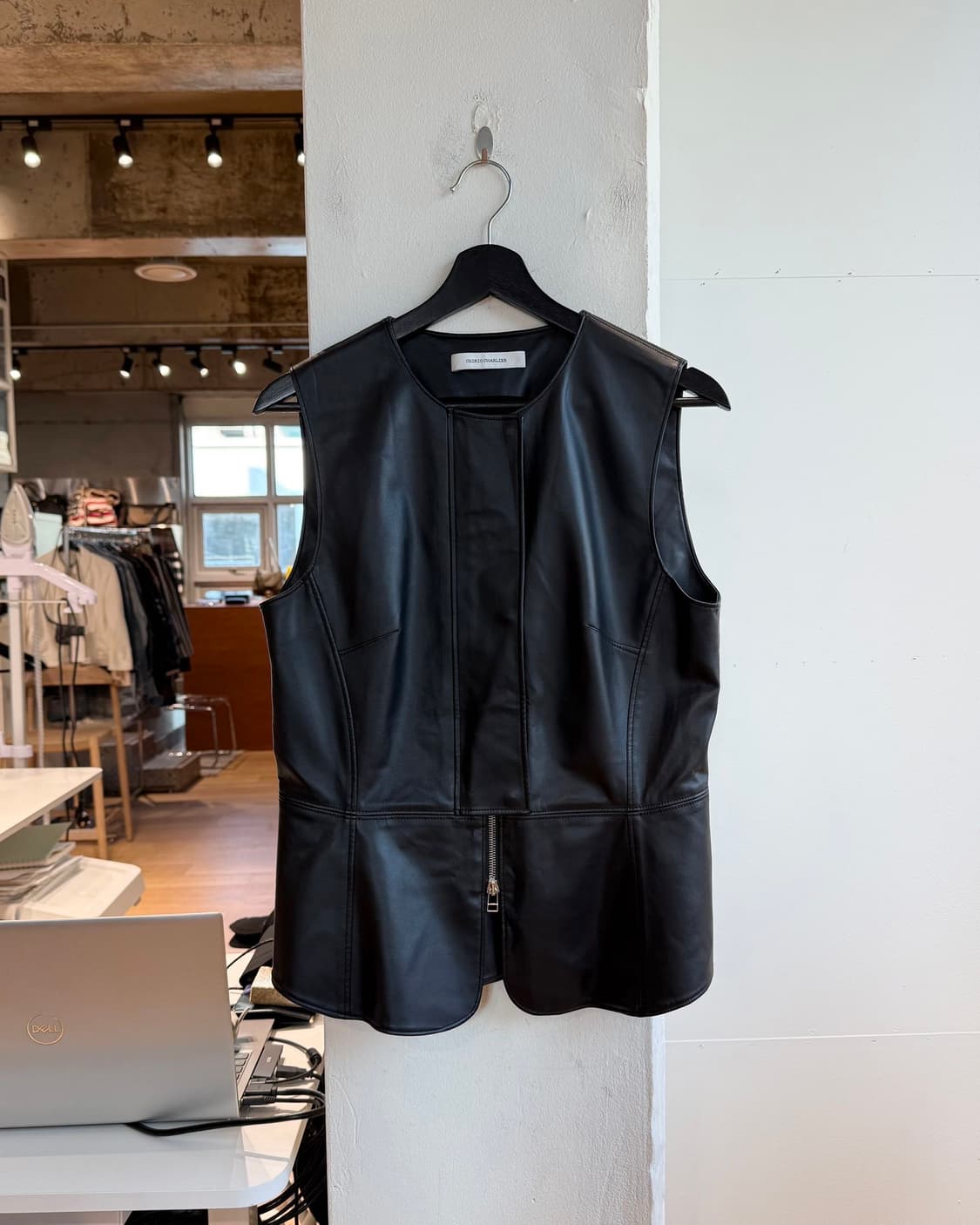 세르딕 샬리에 블랙 레더 베스트 자켓  상품이미지2