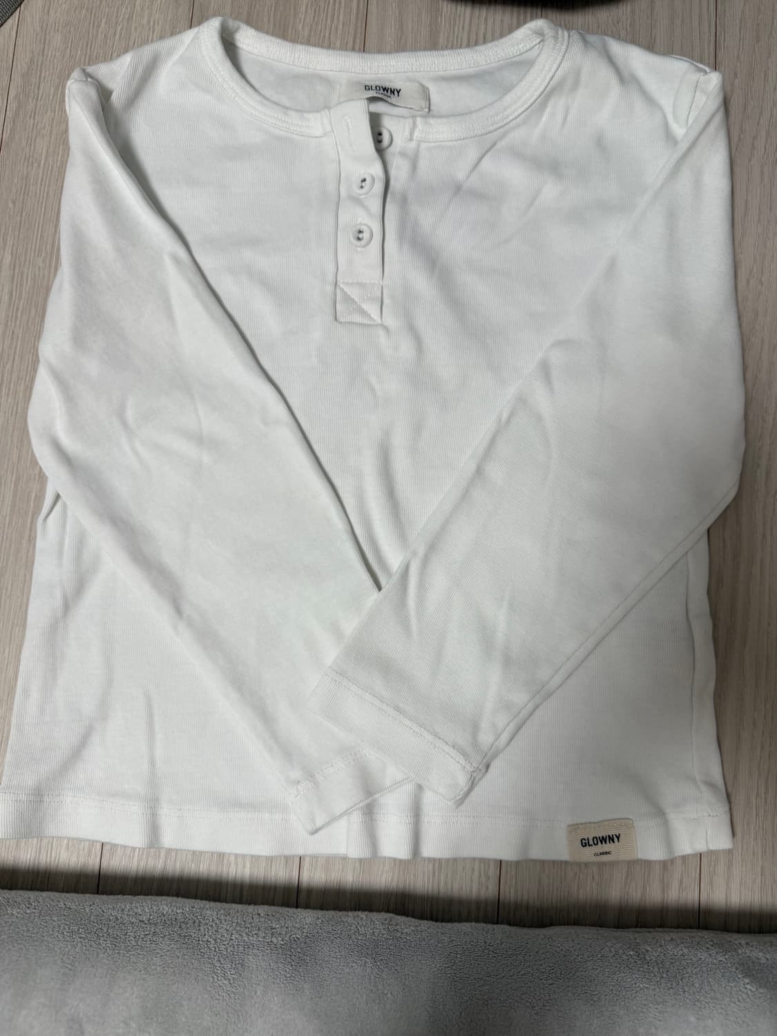 GLOWNY 3/4 Button fly tee / white 상품이미지1