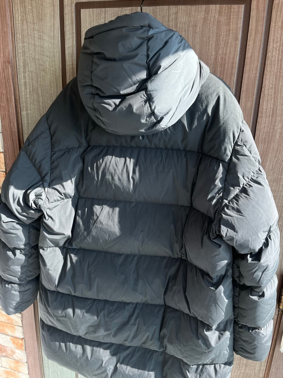 새상품(XXL)씨피컴퍼니 나이크라 후드 롱패딩 다크그레이 상품이미지4