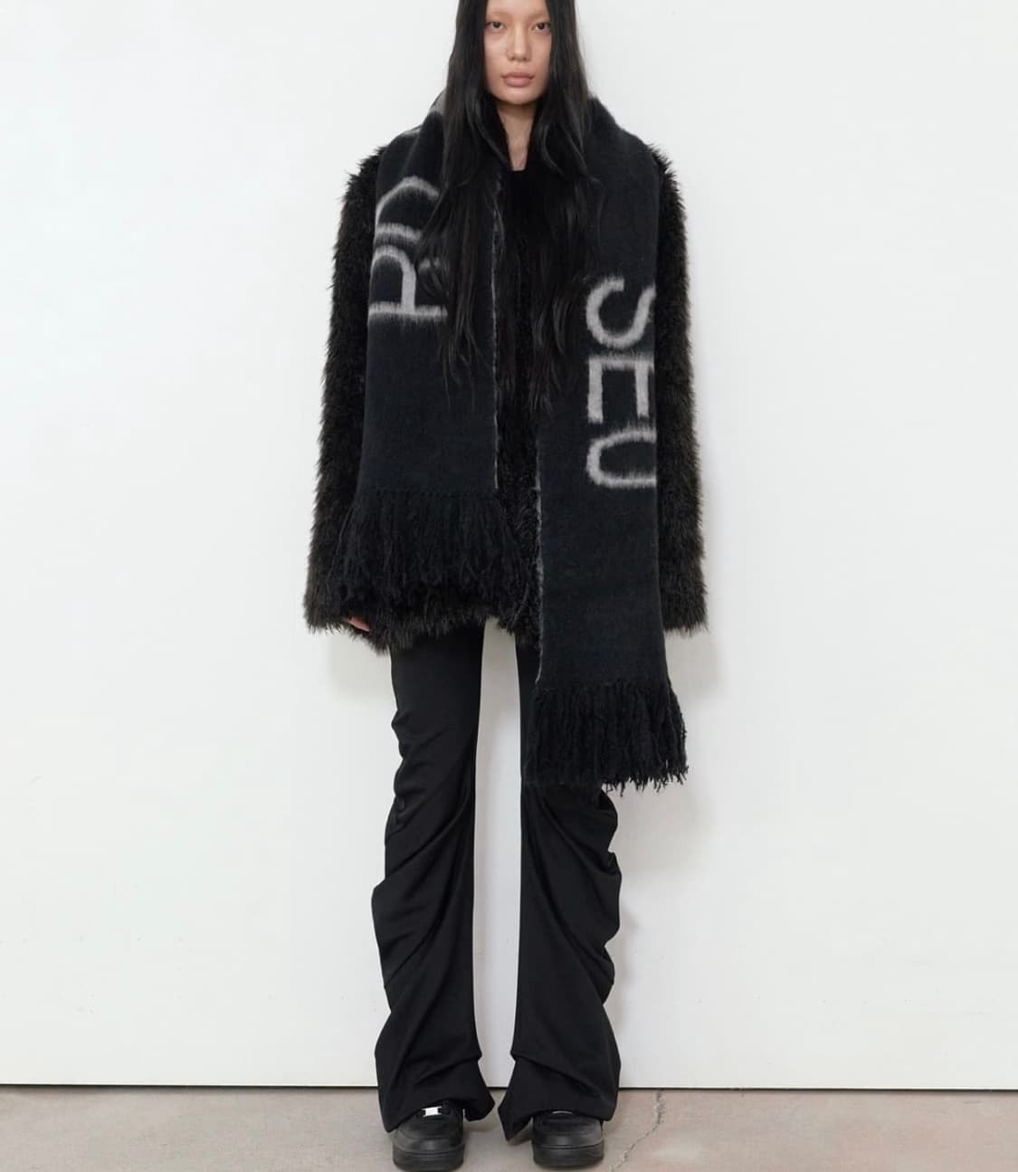 보헤미안 서울 FRINGED LOGO KNIT MUFFLER 머플러 상품이미지1