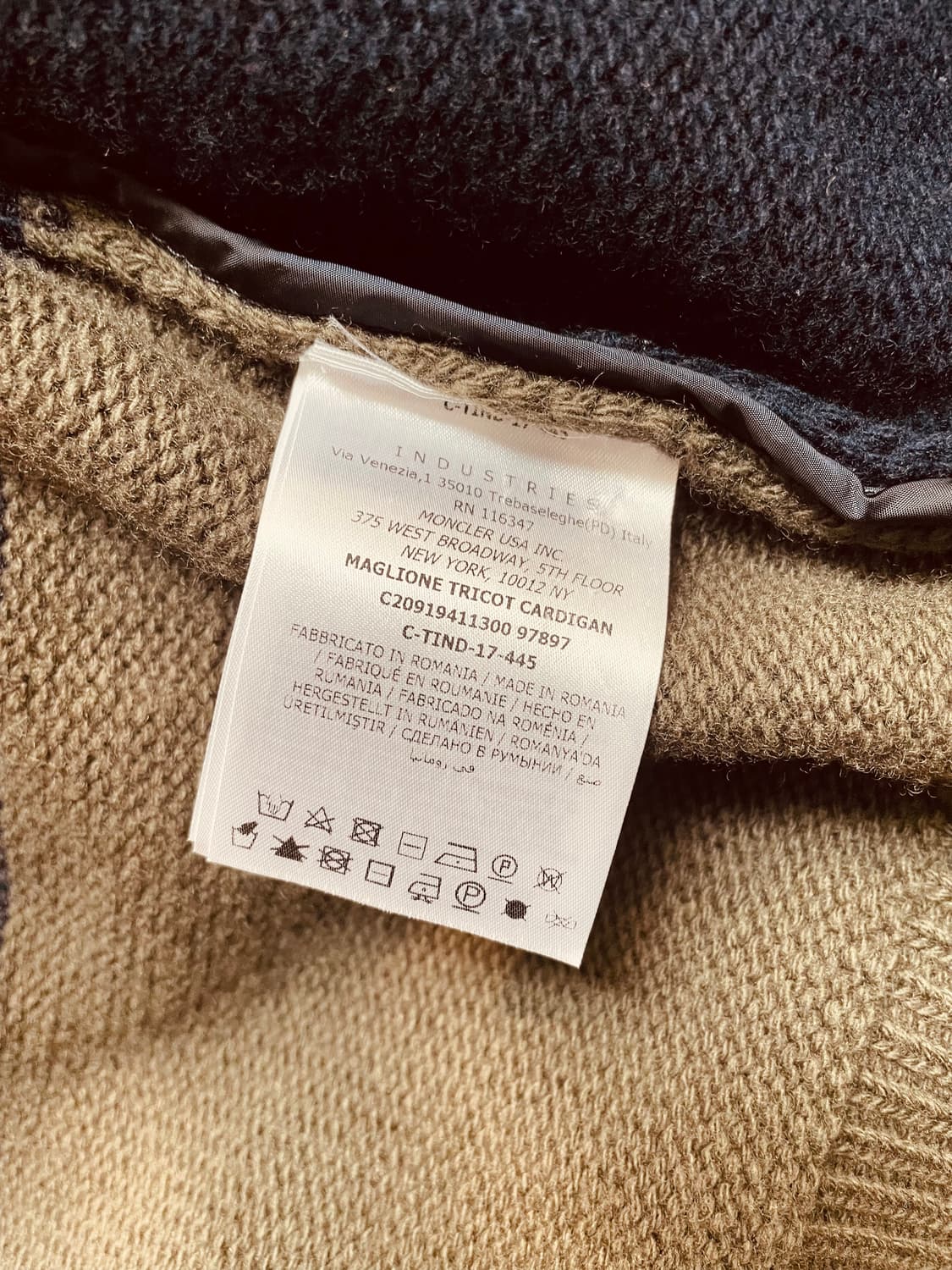 몽클레어 방한 가디건 MAGLIONE TRICOT CARDIGAN 상품이미지7