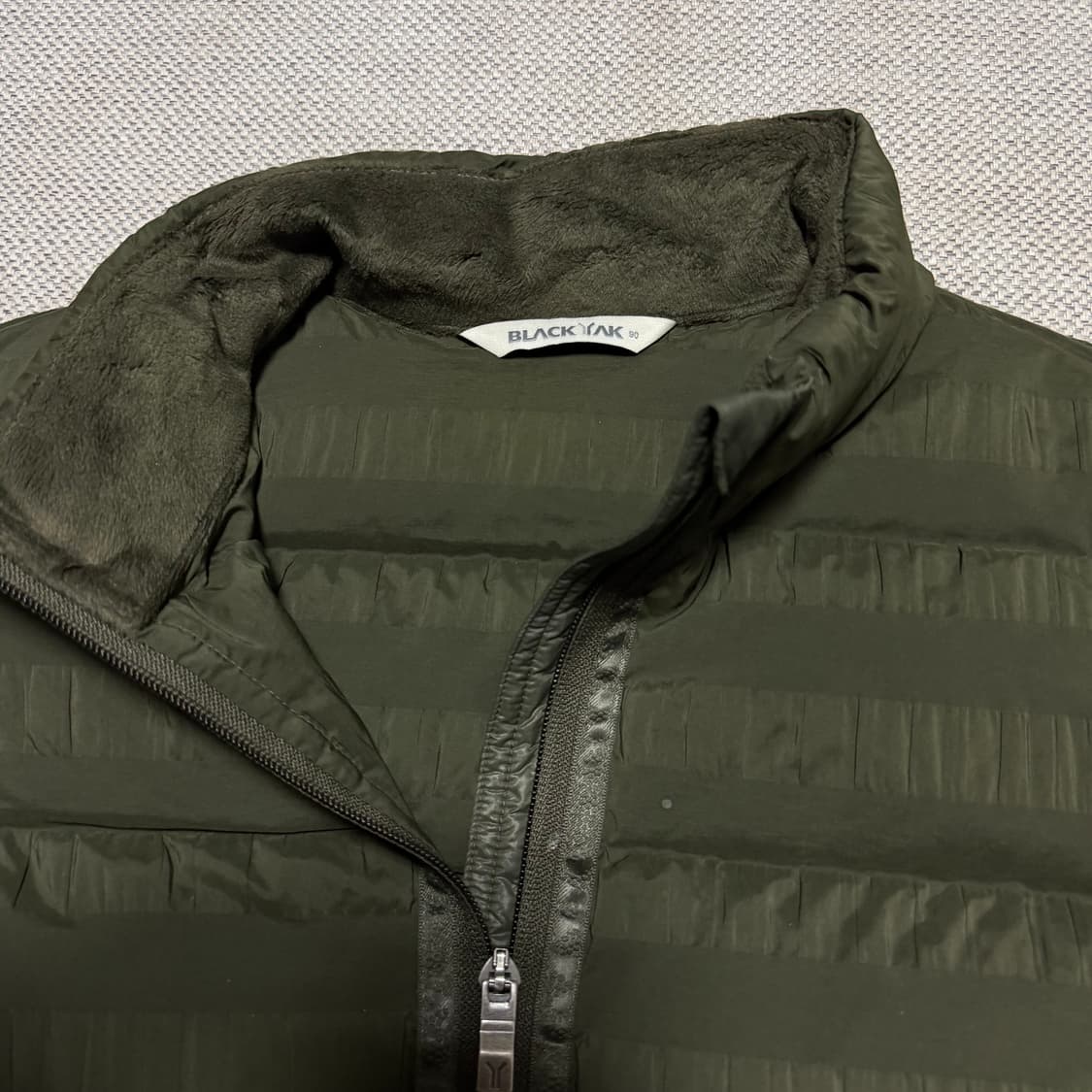 블랙야크 경량 다운 패딩조끼 상품이미지3