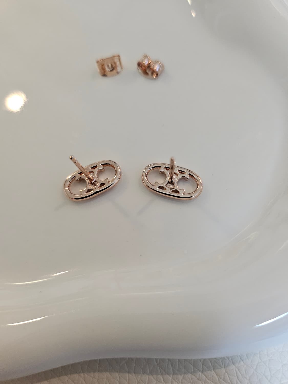 셀린느 미니 트리옹프 로즈골드 스터드 귀걸이 상품이미지5