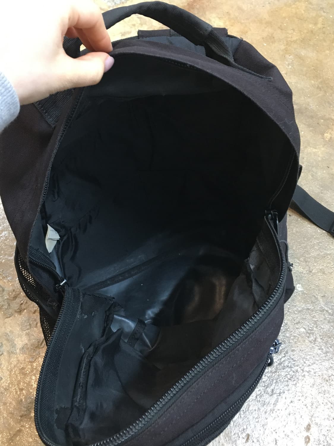 Carhartt 칼하트 킥플립 백팩 블랙 상품이미지6