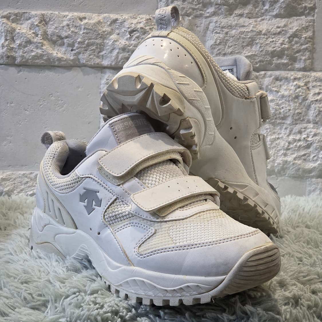 3q-20:데상트 S7129LCR90 여성 벨크로 트레일 스니커즈(240 상품이미지4