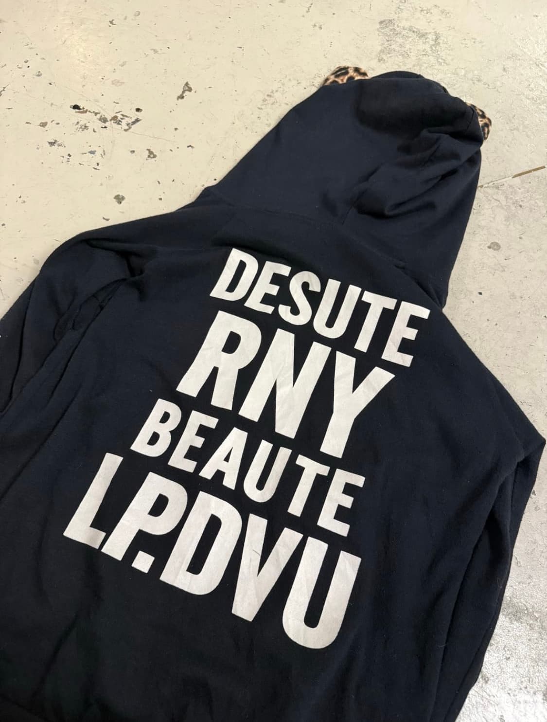 갸루 펑크 레오파드 호피 레터링 블랙 후드집업 상품이미지2