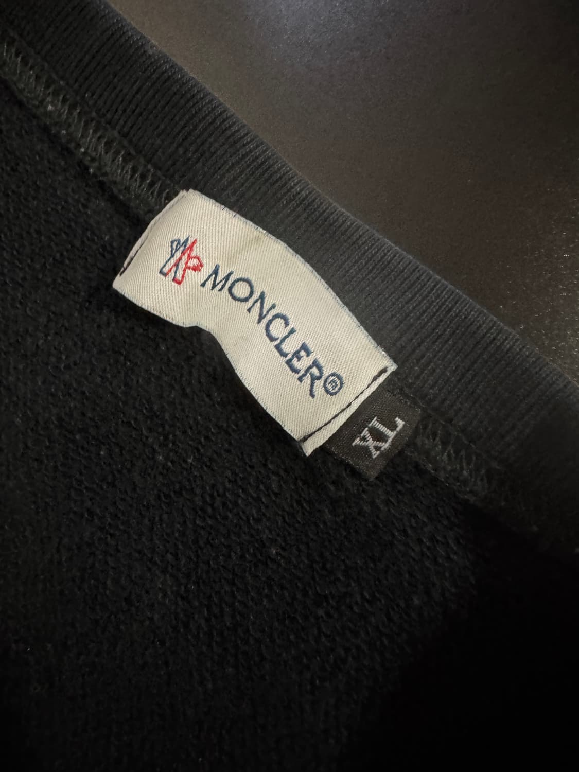 몽클레어 커스텀 리메이크 로고 맨투맨 L 블랙 상품이미지3