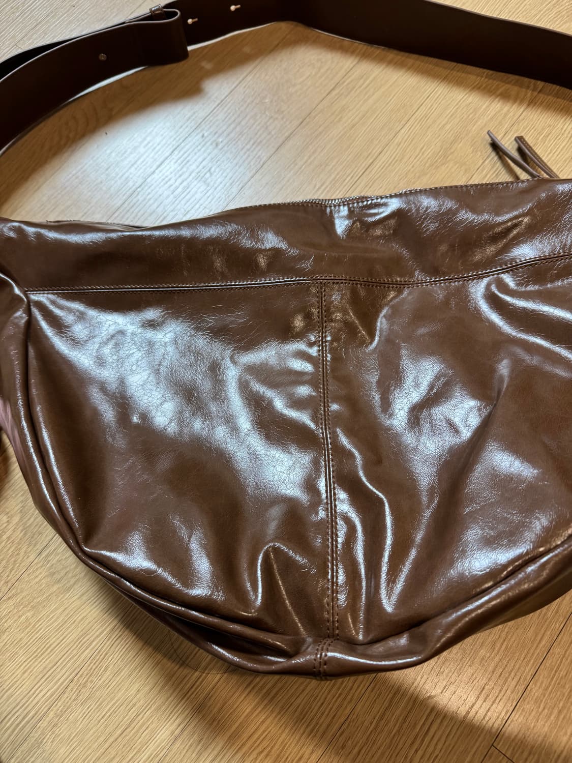 밈더워드로브 몬타 크랙 메신져백 상품이미지5