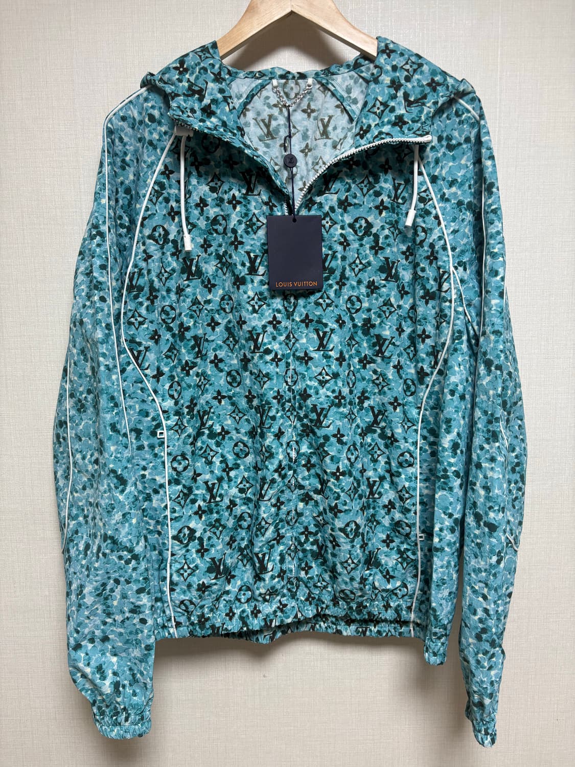 [52/새상품급] 루이비통 포인틸리즘 바람막이 상품이미지1