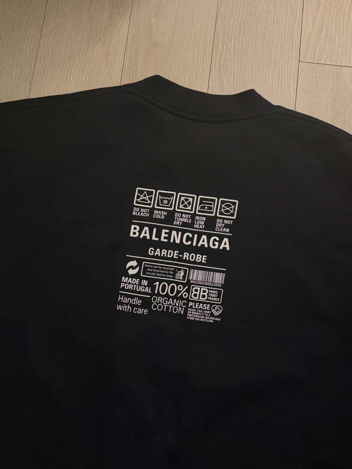 발렌시아가 케어라벨 맨투맨 m사이즈 상품이미지3