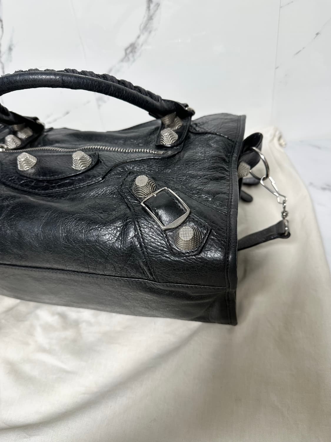 [A+ 정품] 발렌시아가 자이언트 시티 모터백 미디움 블랙 상품이미지4