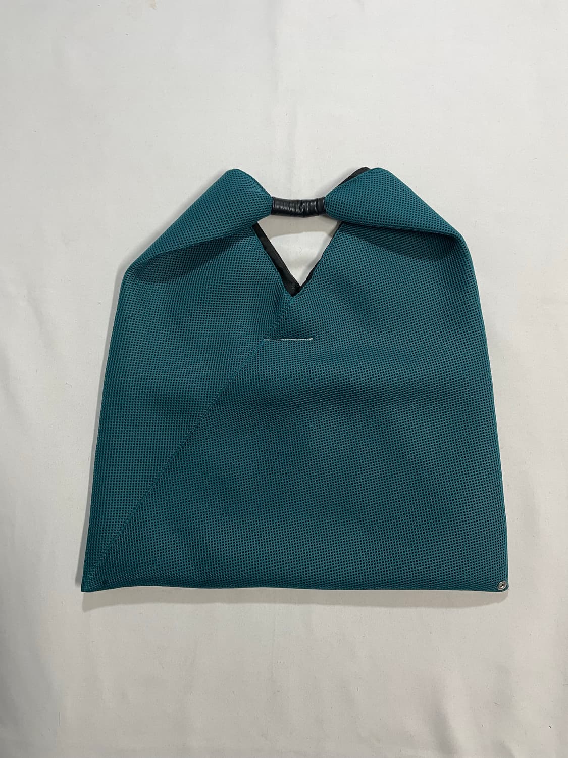 마르지엘라 재패니즈 트라이앵글 메쉬백 상품이미지1