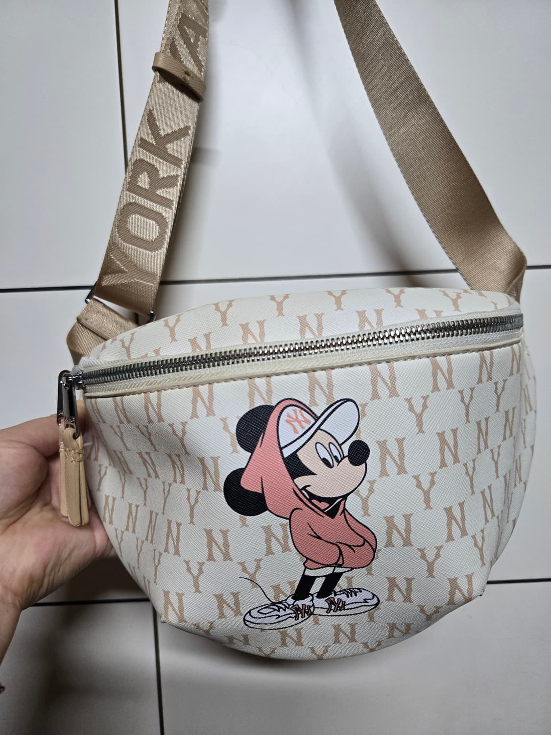 MLB 정품 디즈니 모노그램 힙색 상품이미지2