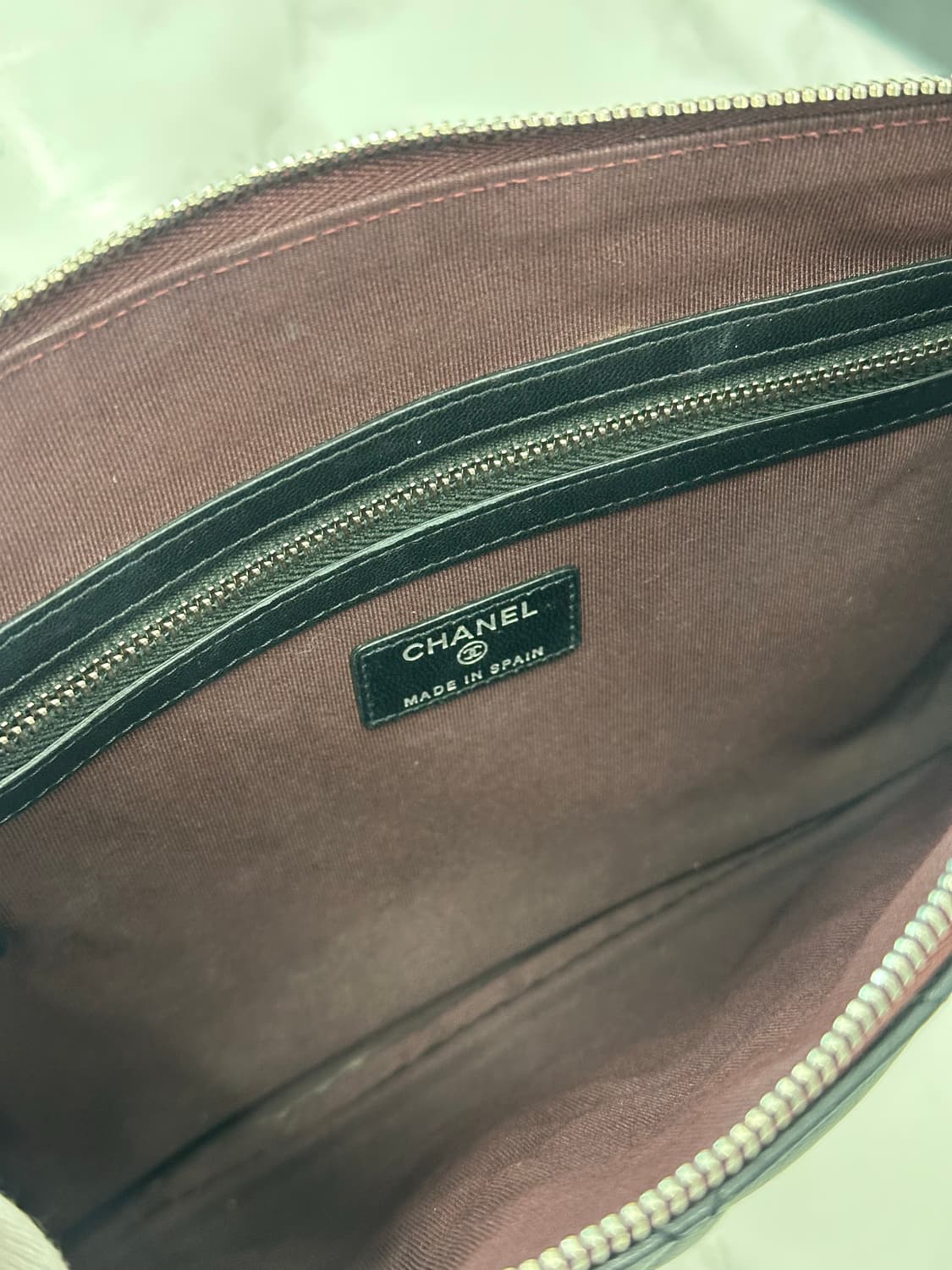 샤넬 클래식 미디움 케비어 클러치 상품이미지6