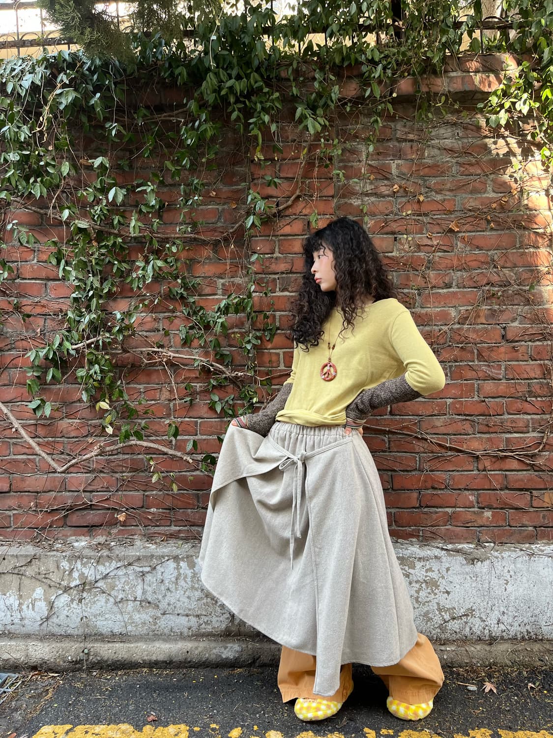 오트밀 랩 포인트 미디스커트 상품이미지2