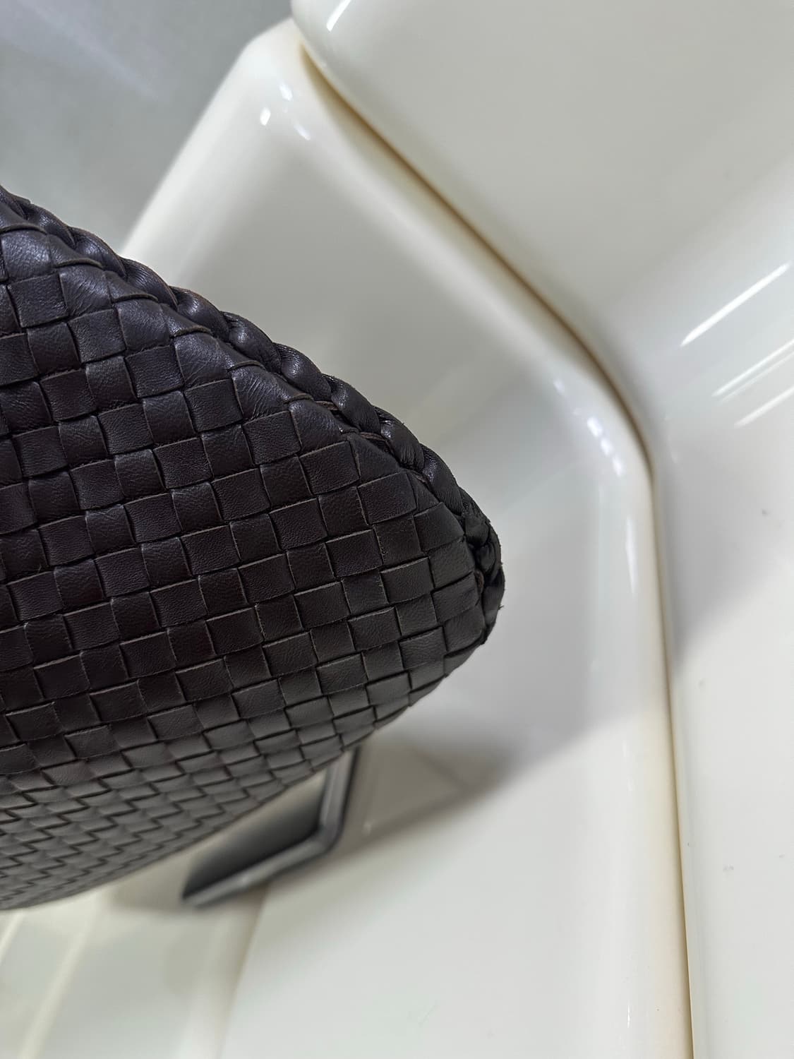 [A+ 정품] 보테가베네타 호보백 미디움 다크브라운 상품이미지3