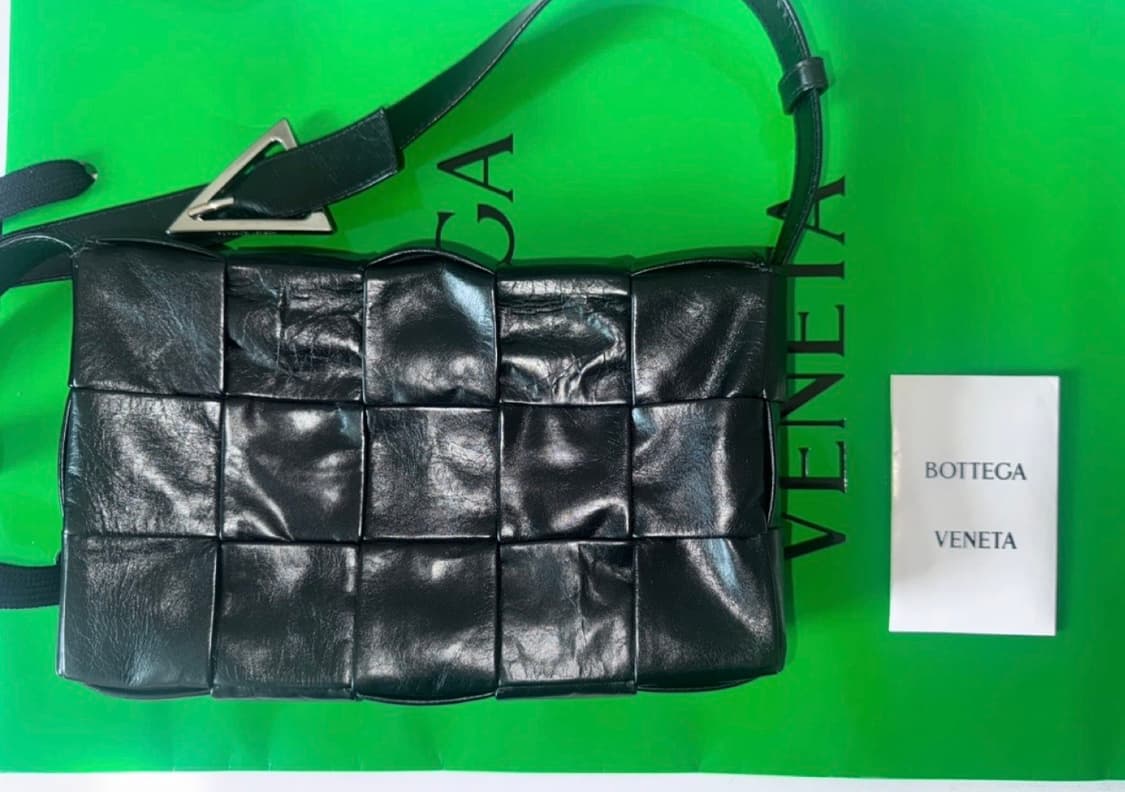 보테가베네타 카세트백 블랙 유광 상품이미지1