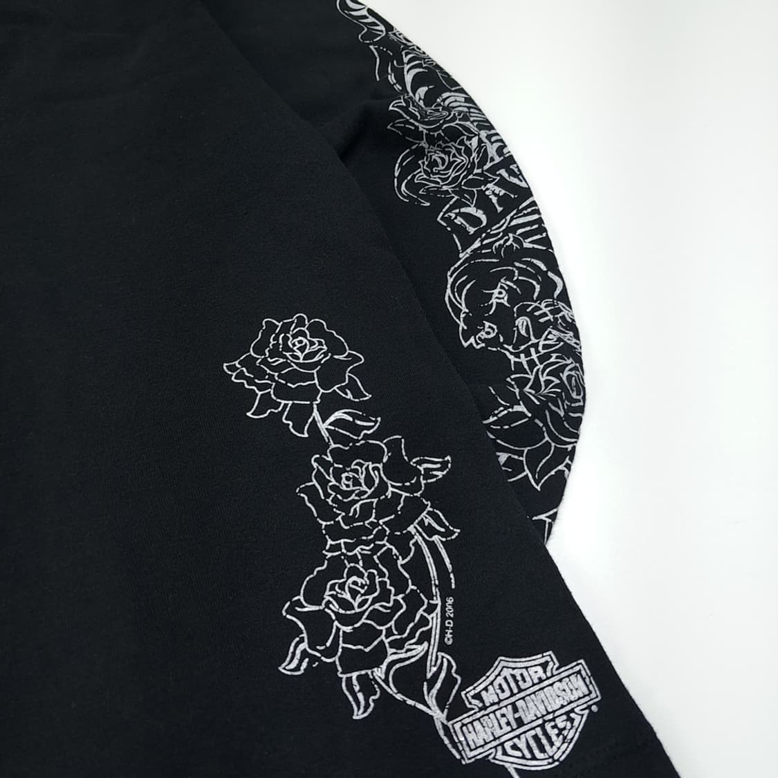 CL563 2XL 할리데이비슨 00s 미국판 타이거로즈 블랙 V넥 티셔 상품이미지3