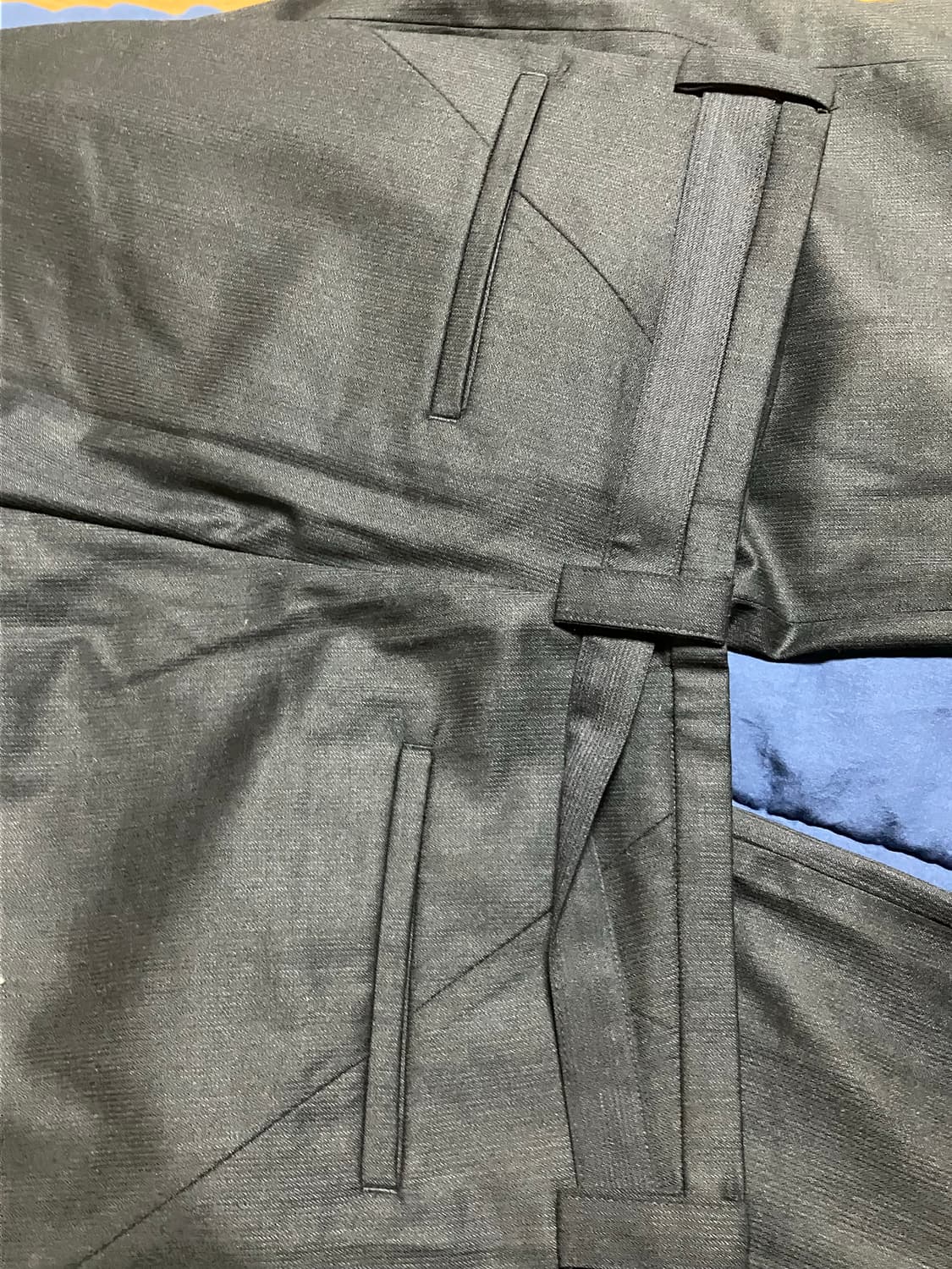 해칭룸 다트 벨티드 팬츠 V2 블랙 해링본 스트라이프 상품이미지5