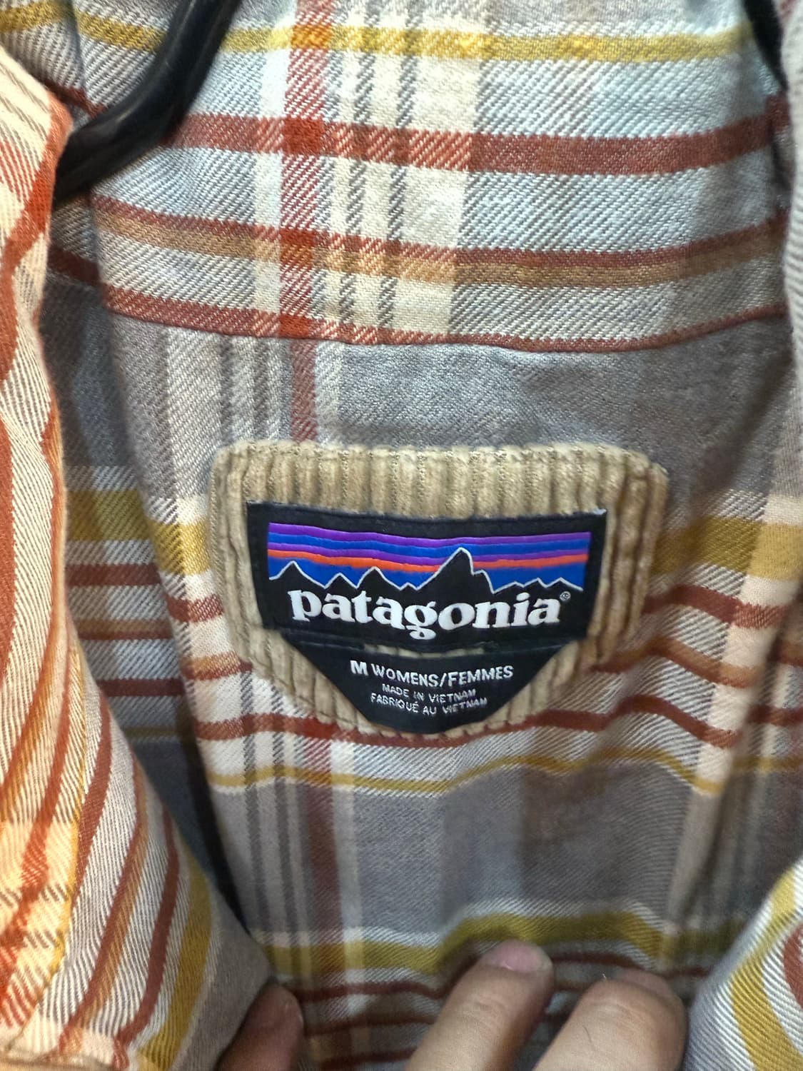 66 정품 파타고니아 코듀로이 패딩팝니다 상품이미지3