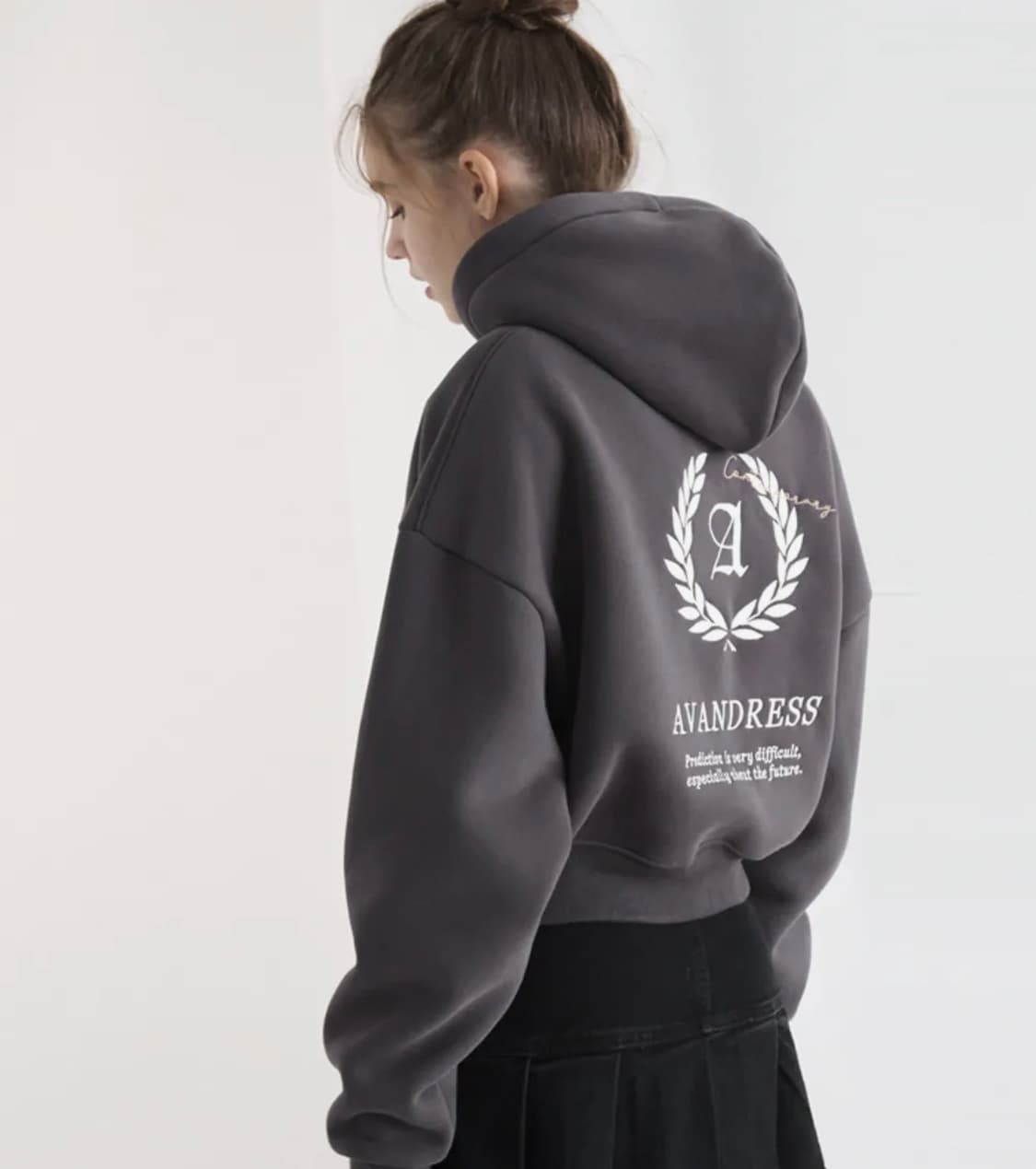 어반드레스 월계수 자수 크롭 후디 상품이미지1