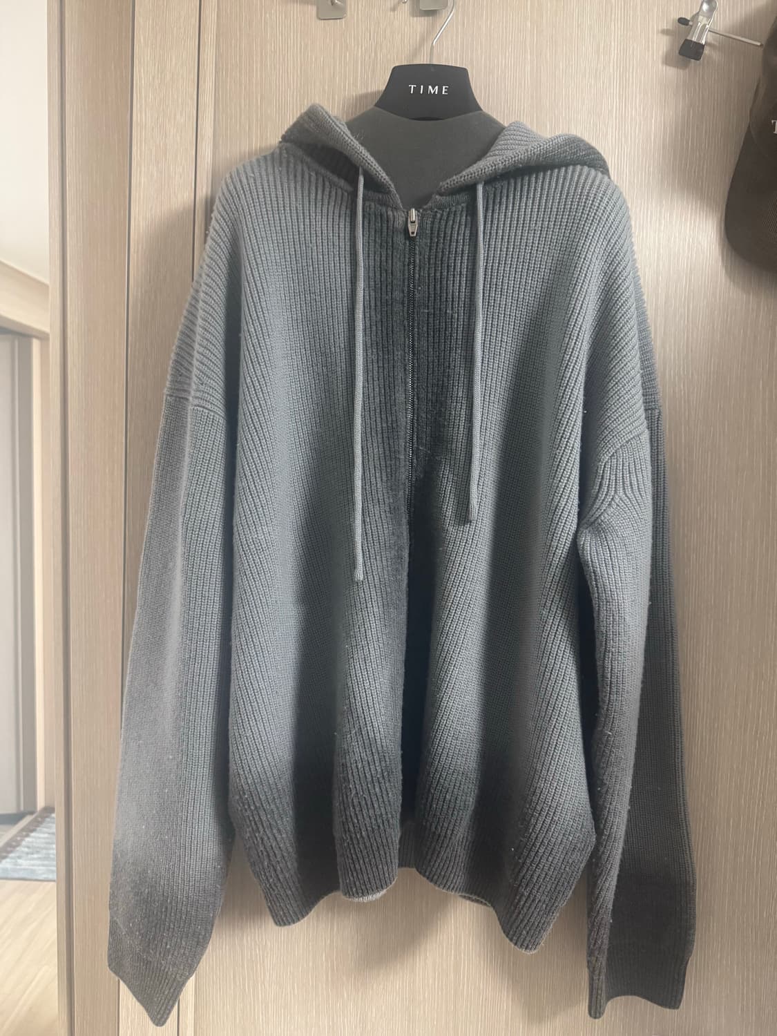 [새상품] 준지 JUUN.J [24FW] 페인트 스프레이 후드 니트 상품이미지2