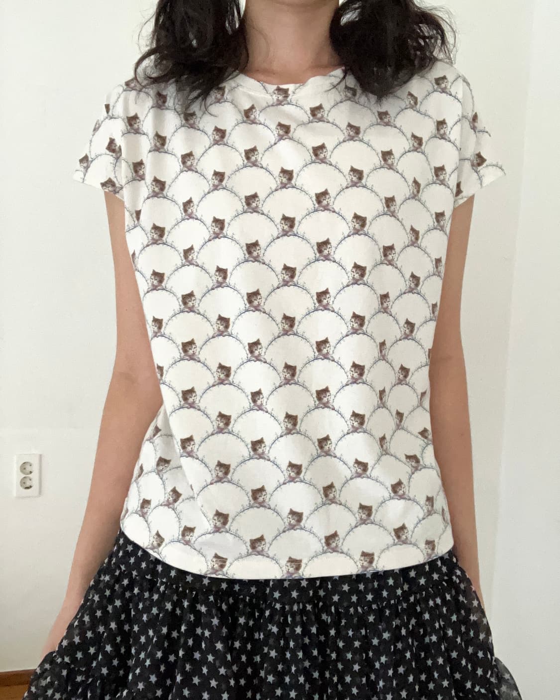 유니클로 고양이 그래픽 탑 상품이미지1