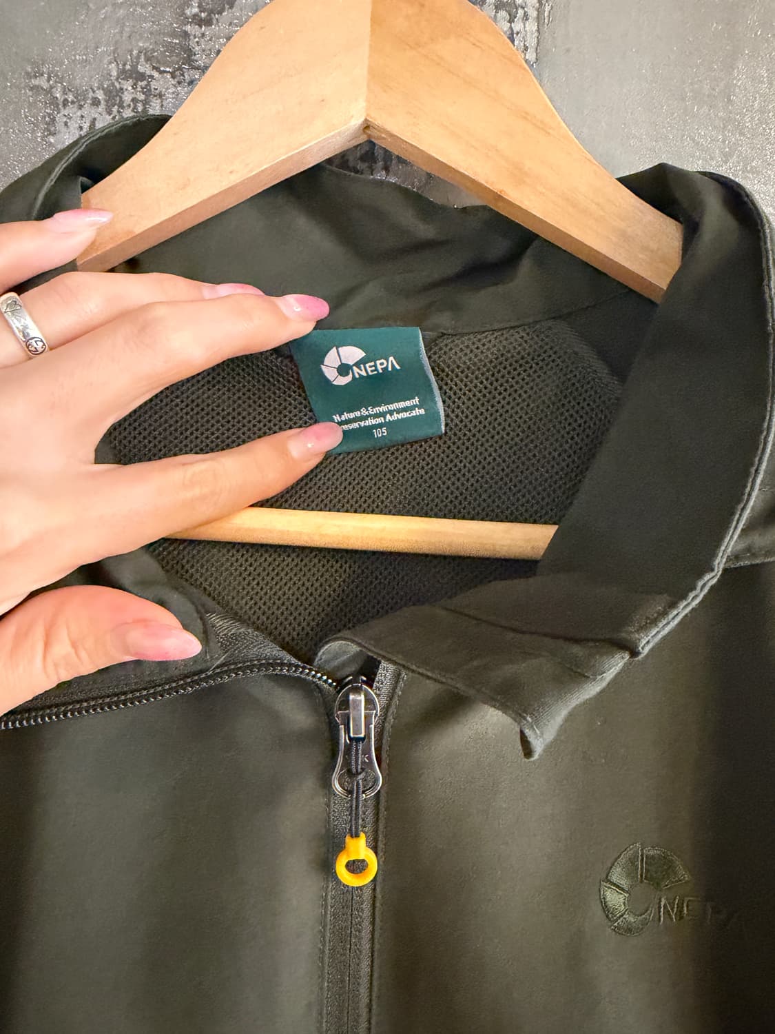 네파 딥카키 바람막이 자켓 105 상품이미지5