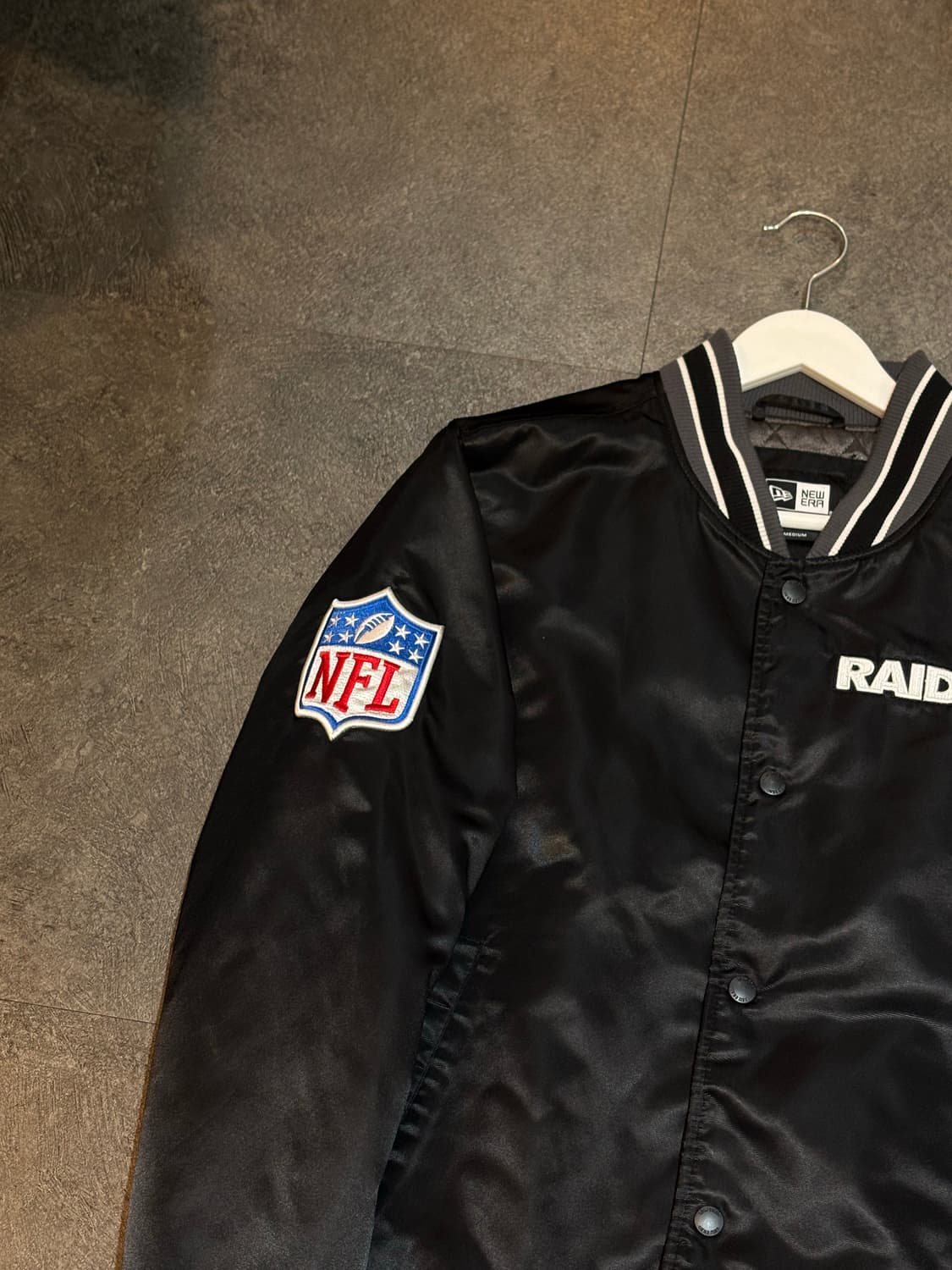 뉴에라 NFL 레이더스 바시티자켓 블랙 M 상품이미지4