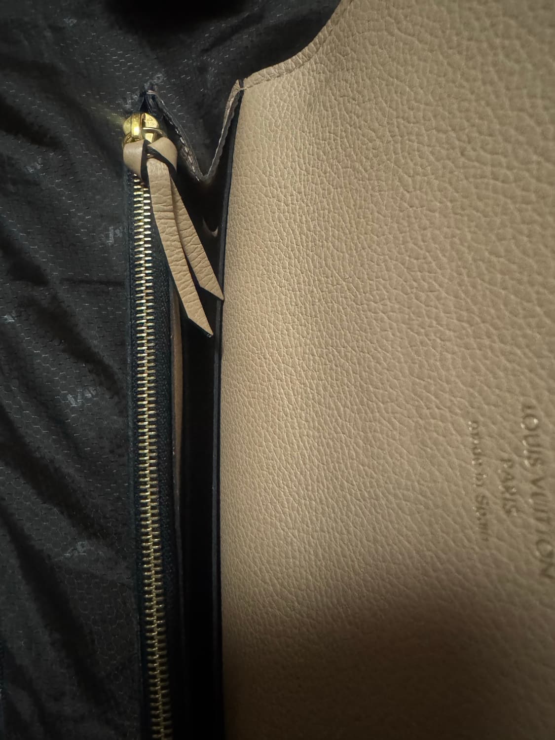 루이비통 에밀리 월릿 모노그램 앙프렝뜨 지갑 블랙 상품이미지4