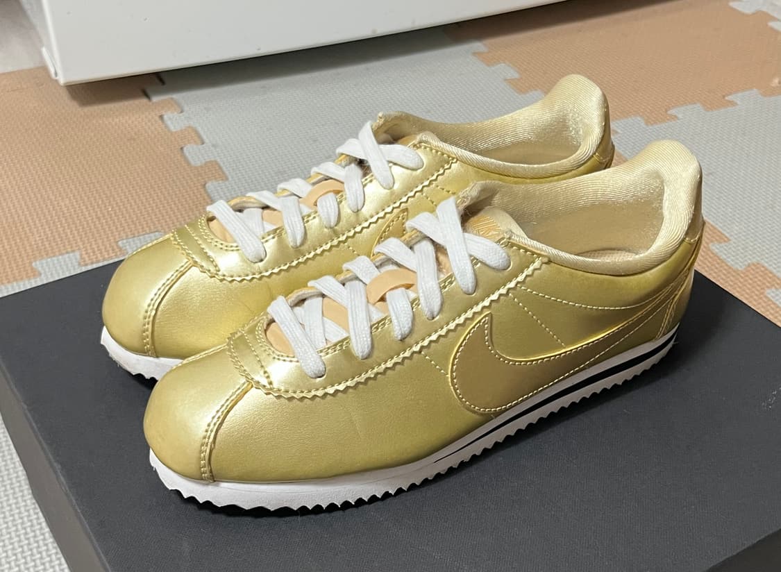 나이키 코르테즈 골드 신발 스니커즈 235 상품이미지1