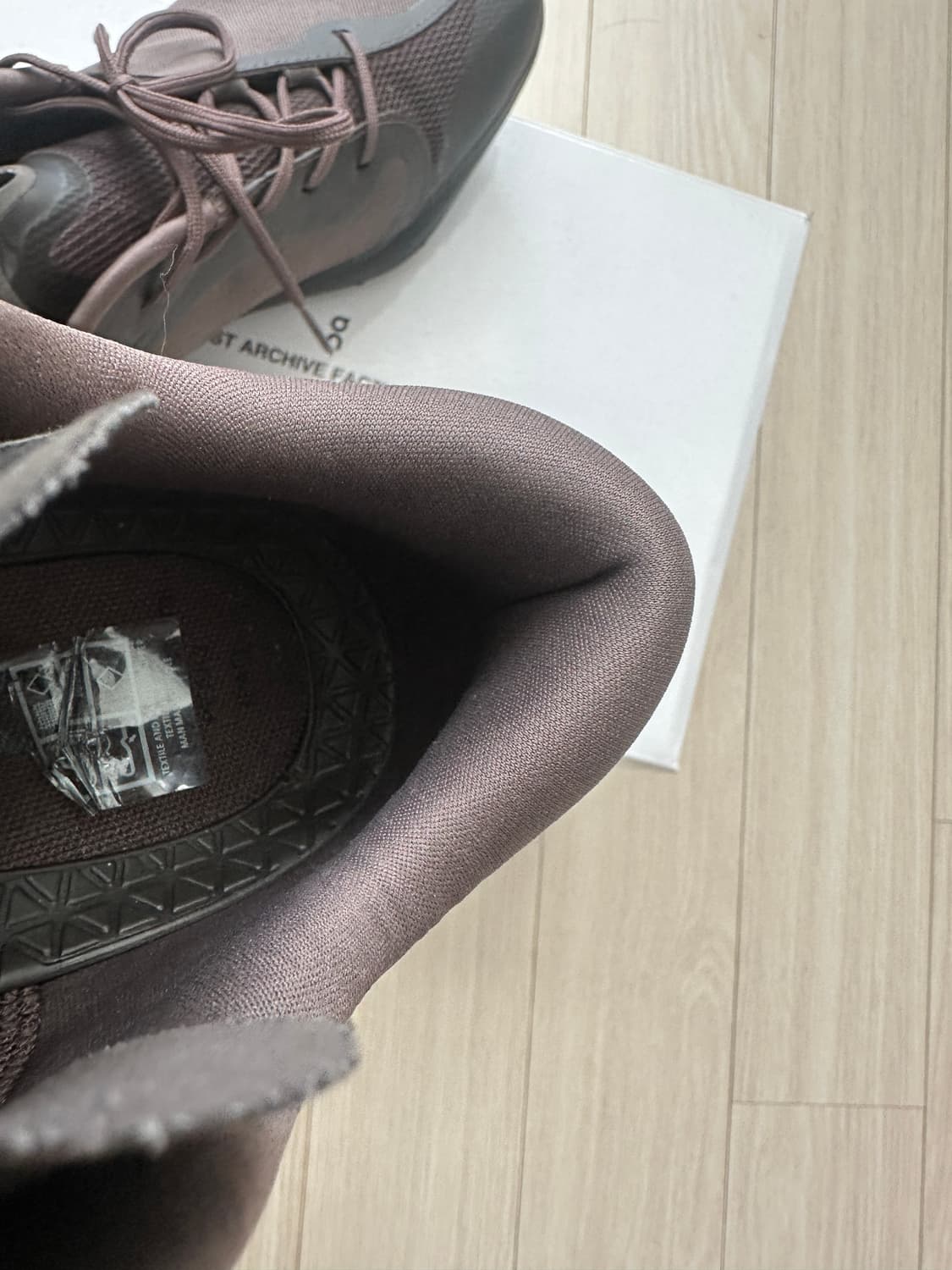 파프 온 클라우드벤쳐 W9.5  265판매(1회착) 상품이미지4