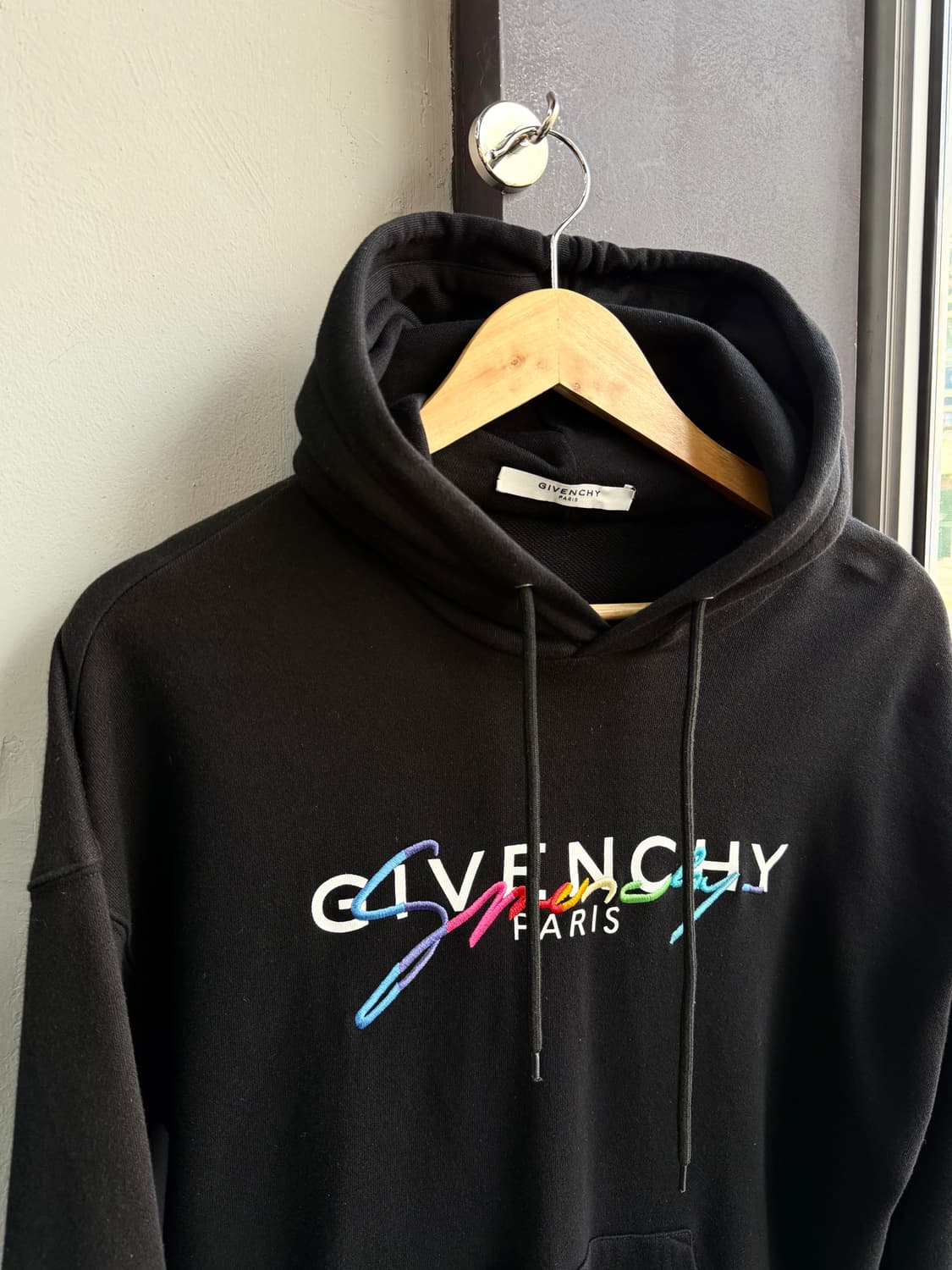 XS/ 지방시 레인보우 블랙 후드티 상품이미지3