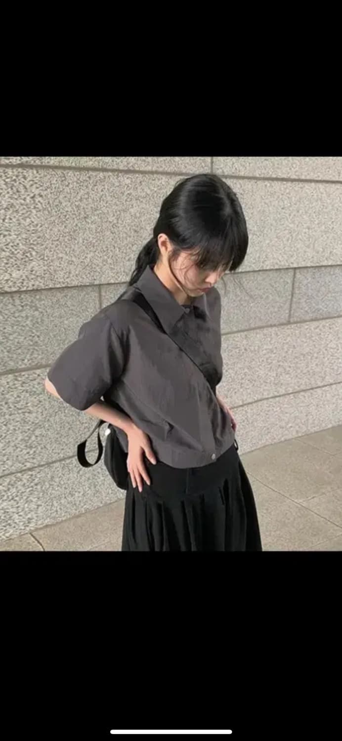 애니원모어 비쥬 나일론 차콜 반팔 셔츠 자켓 상품이미지1