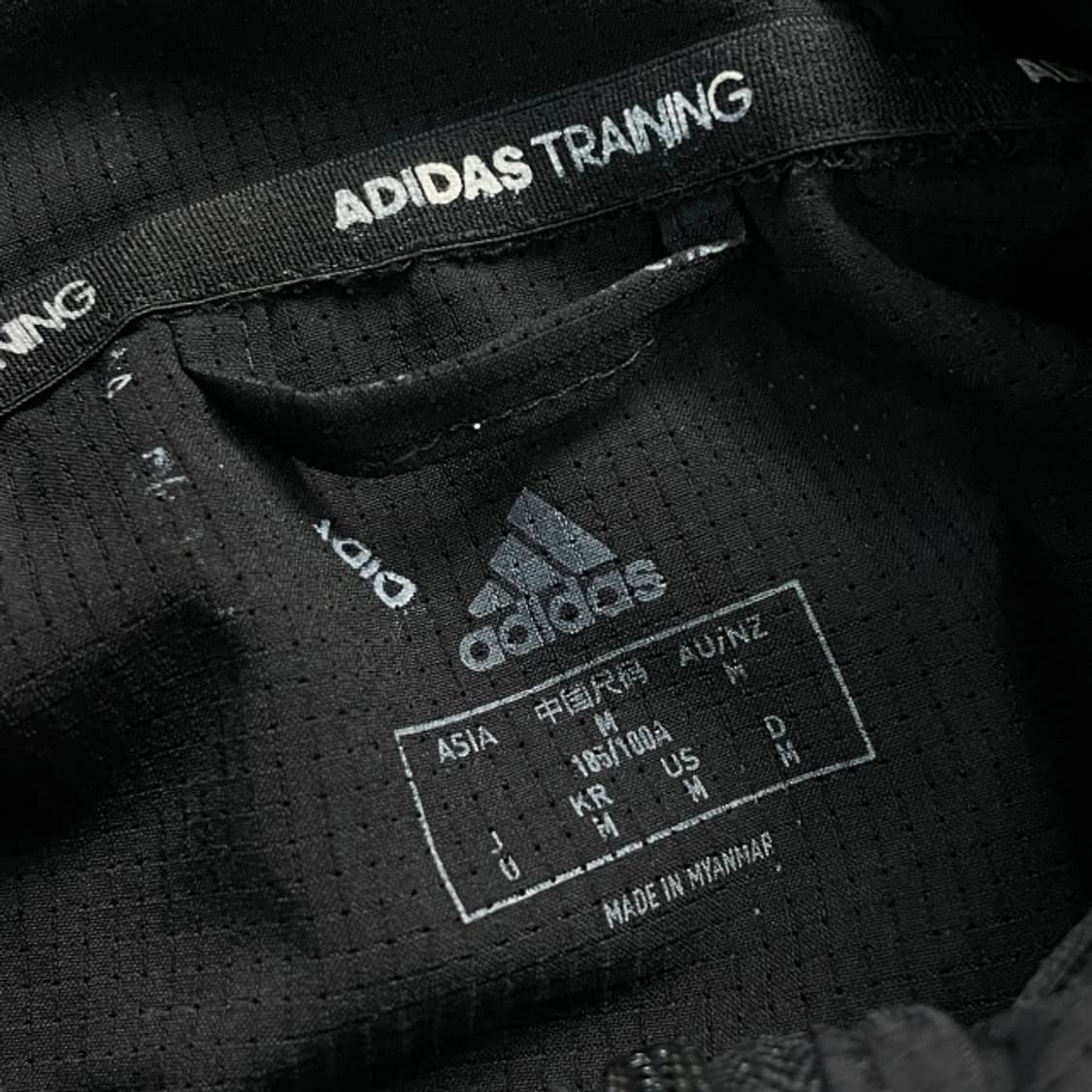 100 아디다스 런닝 바람막이  상품이미지3
