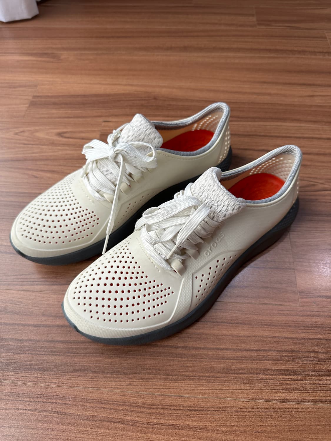 280 크록스 라이트라이드 페이서 맨 화이트 상품이미지2