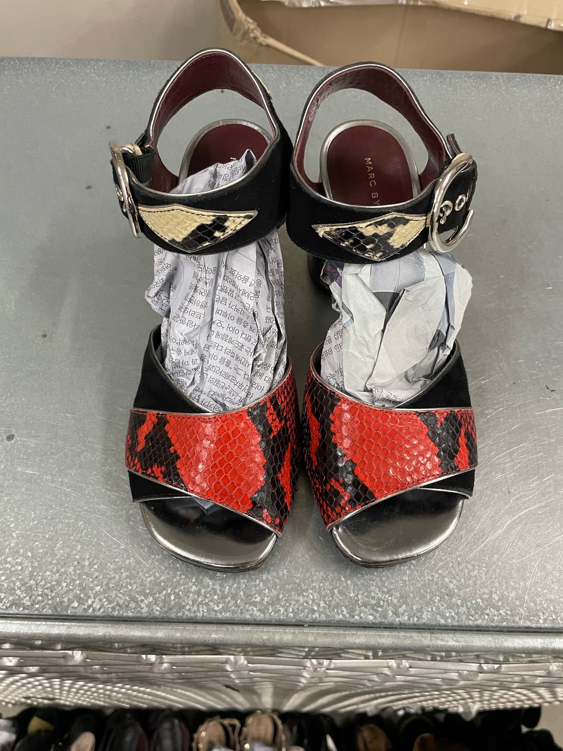 마크제이콥스 스네이크스킨 레더 힐37 상품이미지5