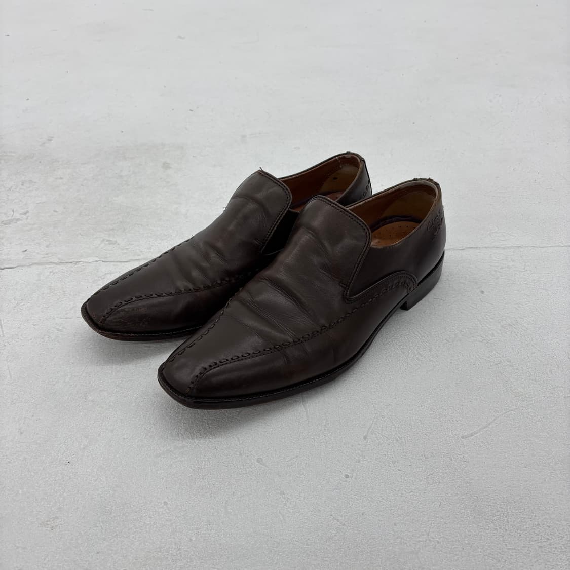Clarks stitch loafer brown 상품이미지1