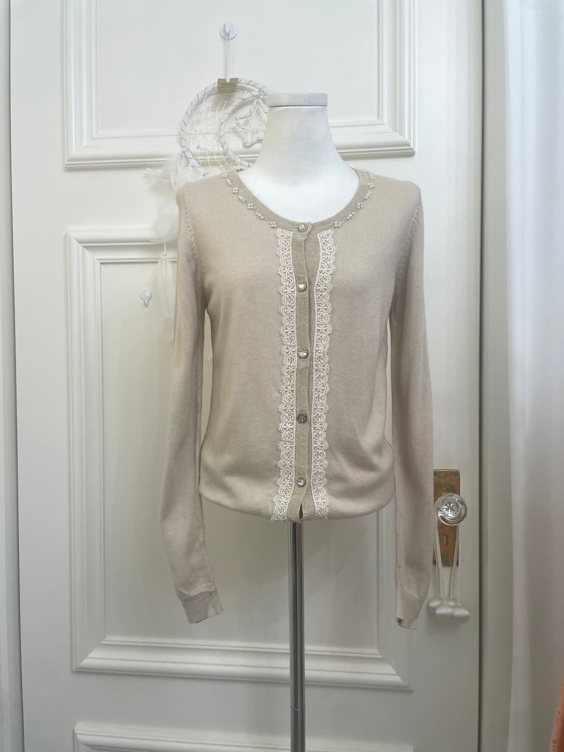 beige lace point crystal button cardigan 상품이미지1