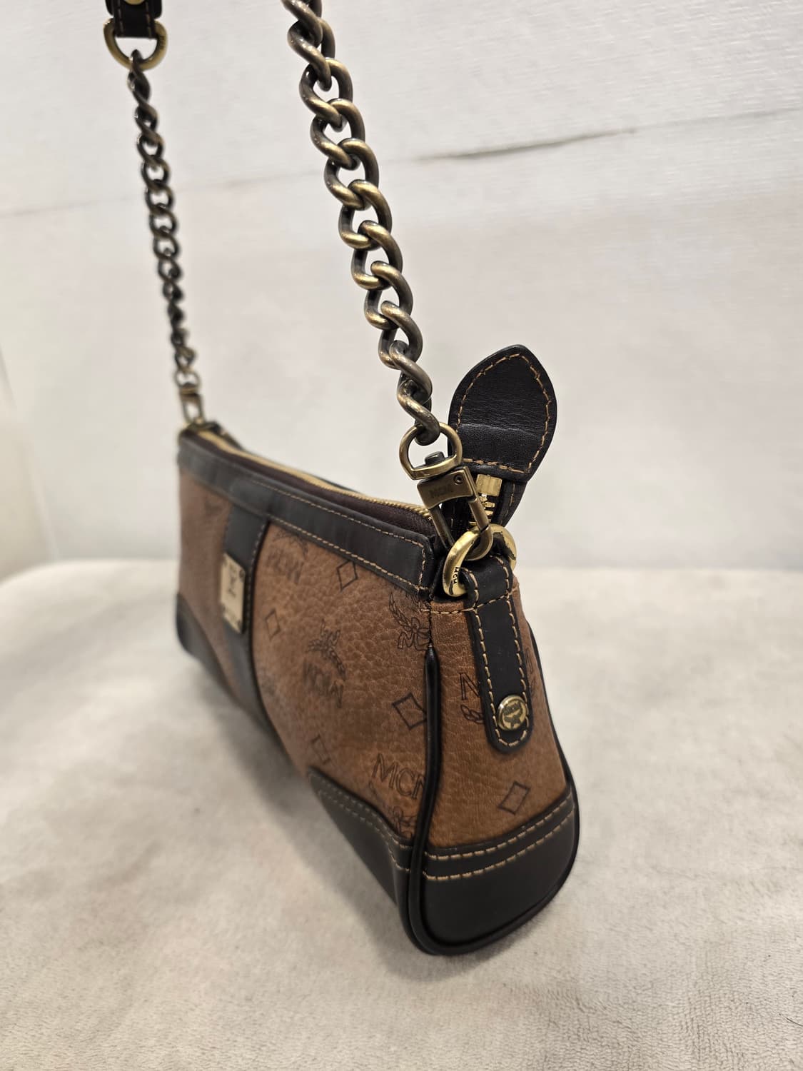 엠씨엠 MCM 비세토스 체인 미니 숄더백 상품이미지4