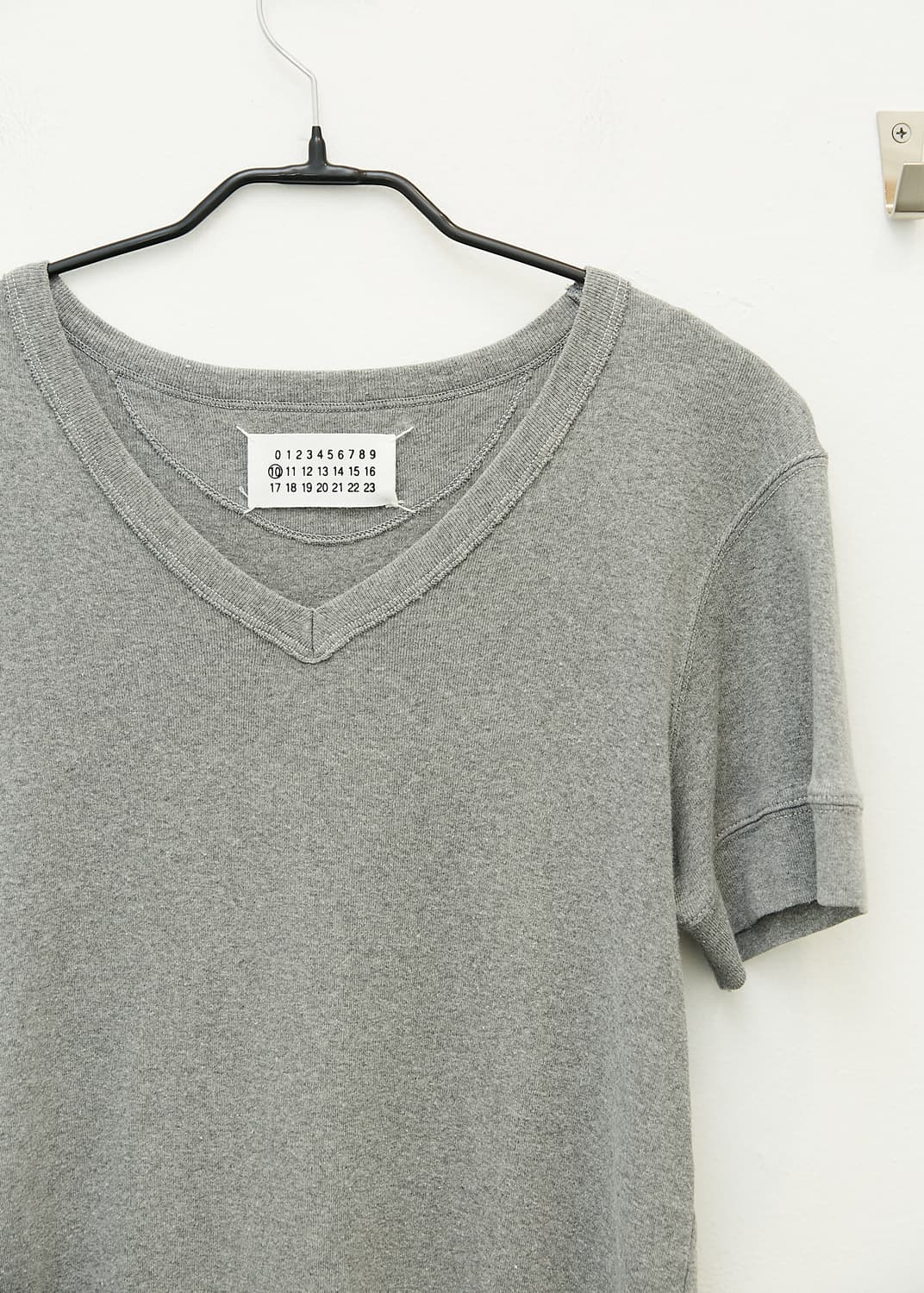 Martin Margiela Ribbed V-neck T-Shirt 상품이미지2